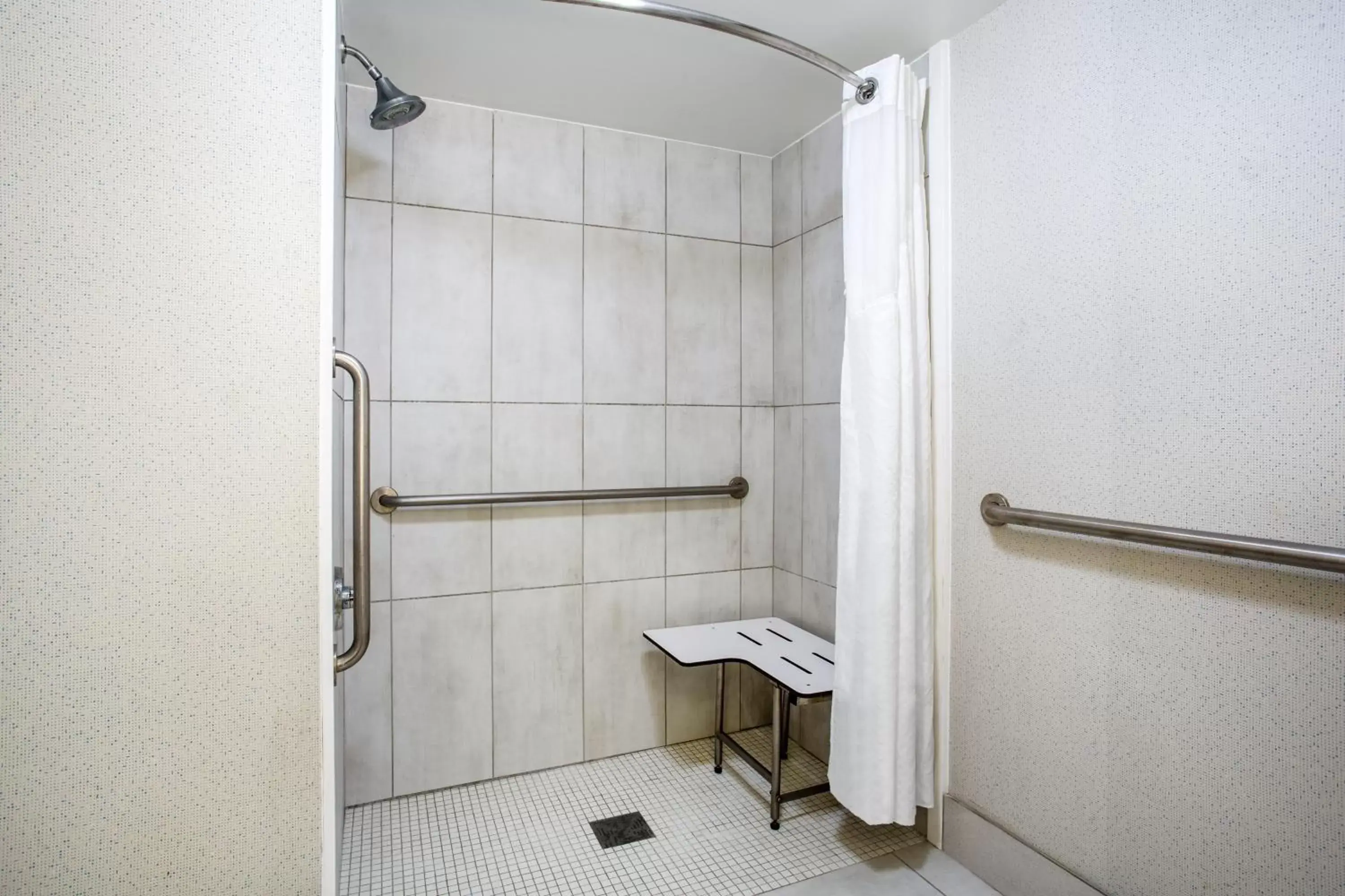 King Room - Hearing Accessible - Roll-in Shower in Holiday Inn Express Hotel & Suites Fort Wayne by IHG King Room - Hearing Accessible - Roll-in Shower in Holiday Inn Express Hotel & Suites Fort Wayne by IHG