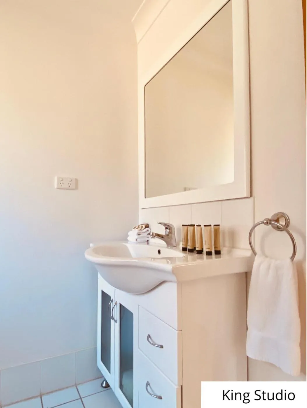 Shower in Pokolbin Village Estate