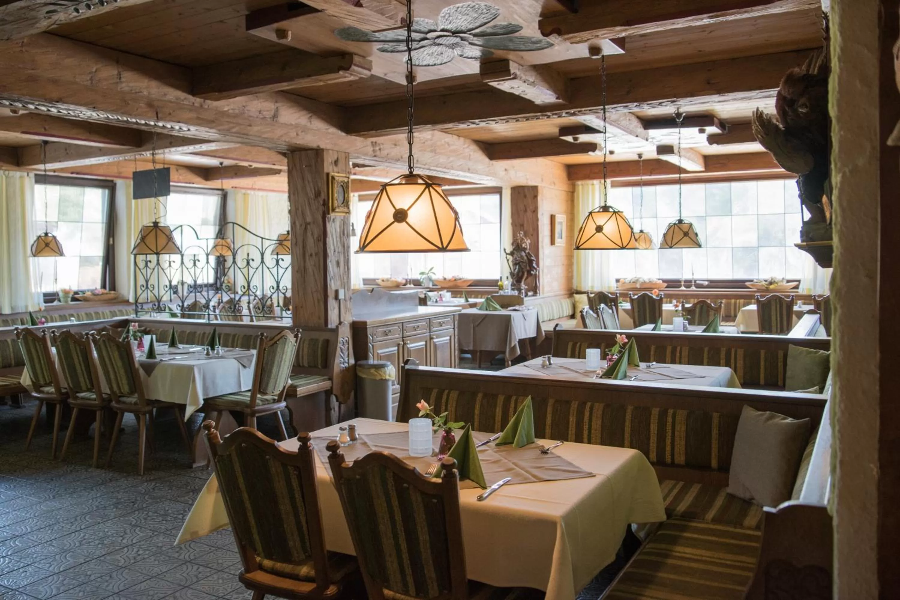 Restaurant/places to eat in Hotel Räucherhansl