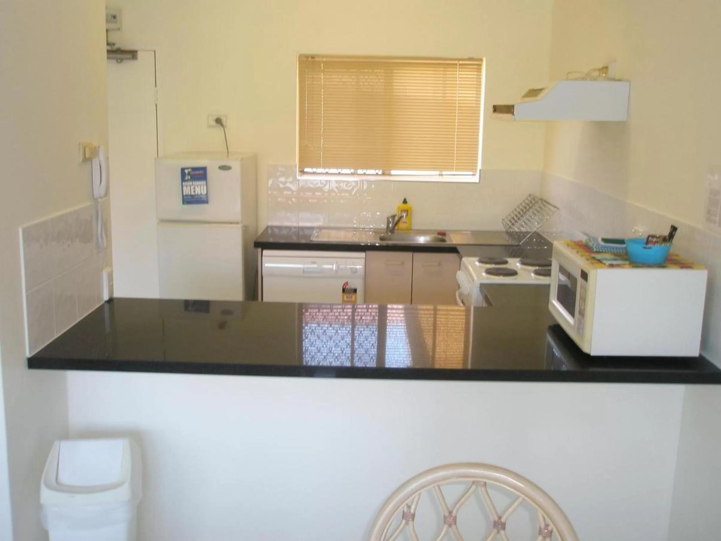 Kitchen or kitchenette in Tradewinds McLeod Holiday Apartments