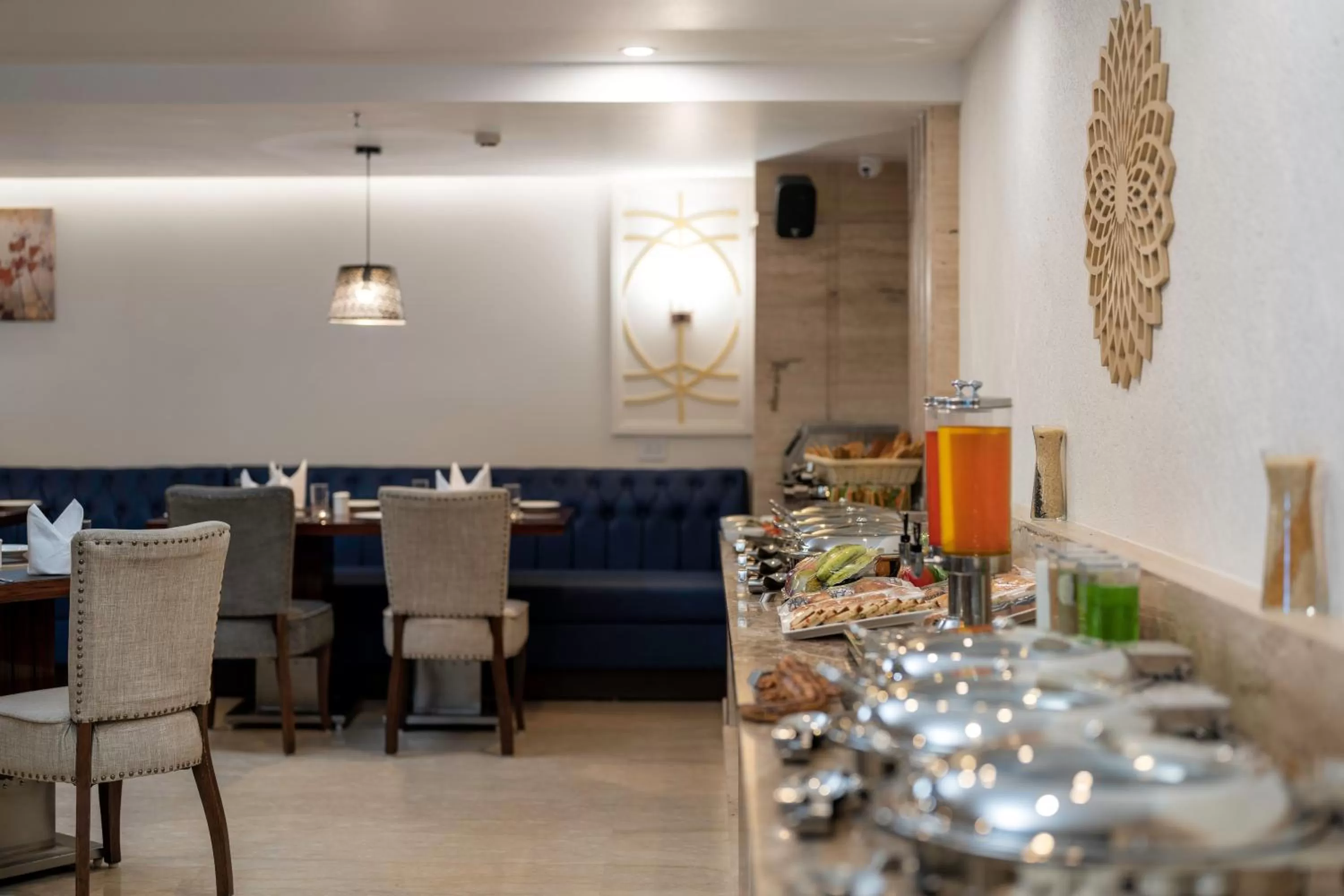 Restaurant/places to eat in Cygnett Inn Paras