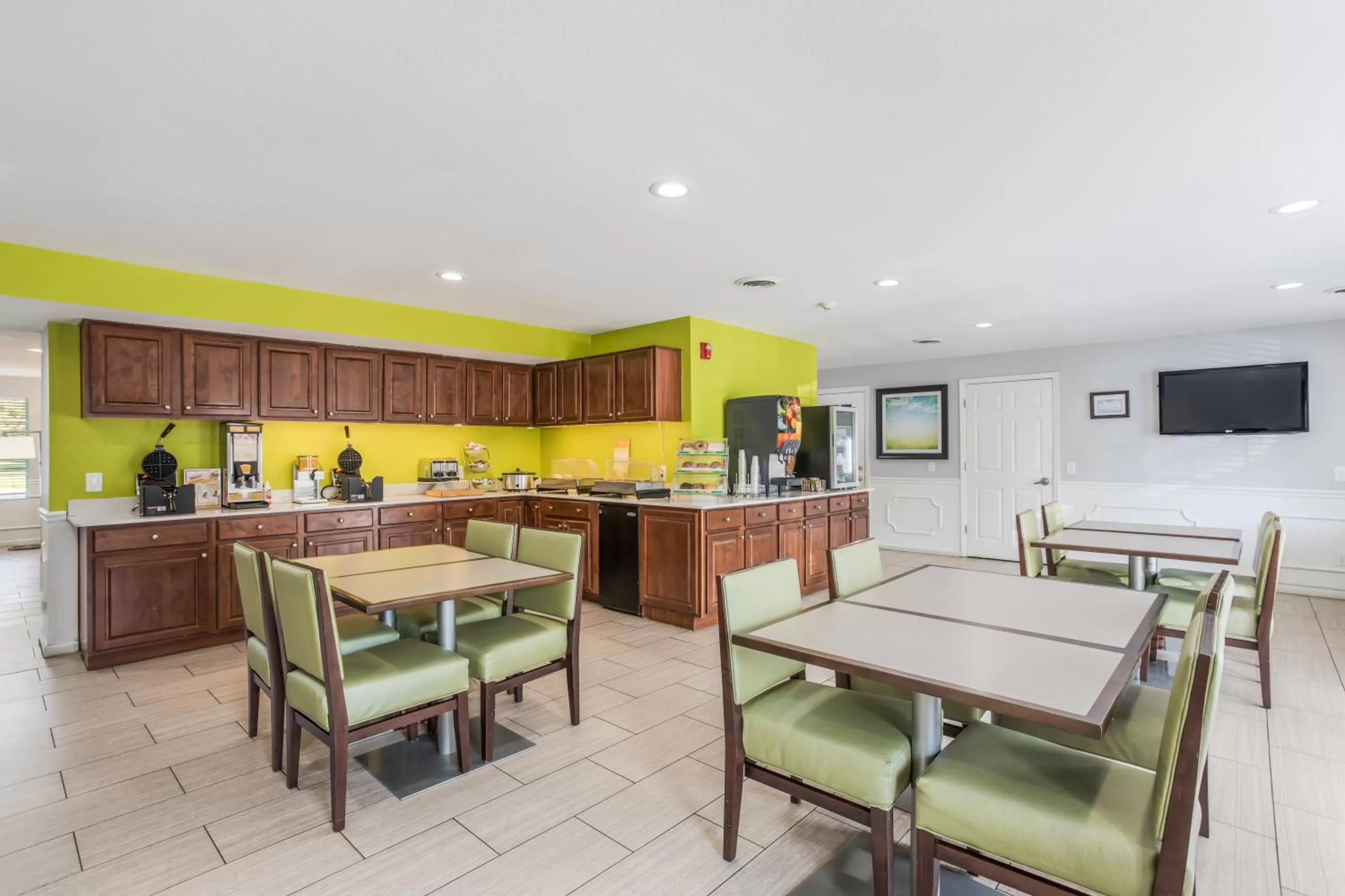 Breakfast in Quality Inn Gallatin-Nashville Metro