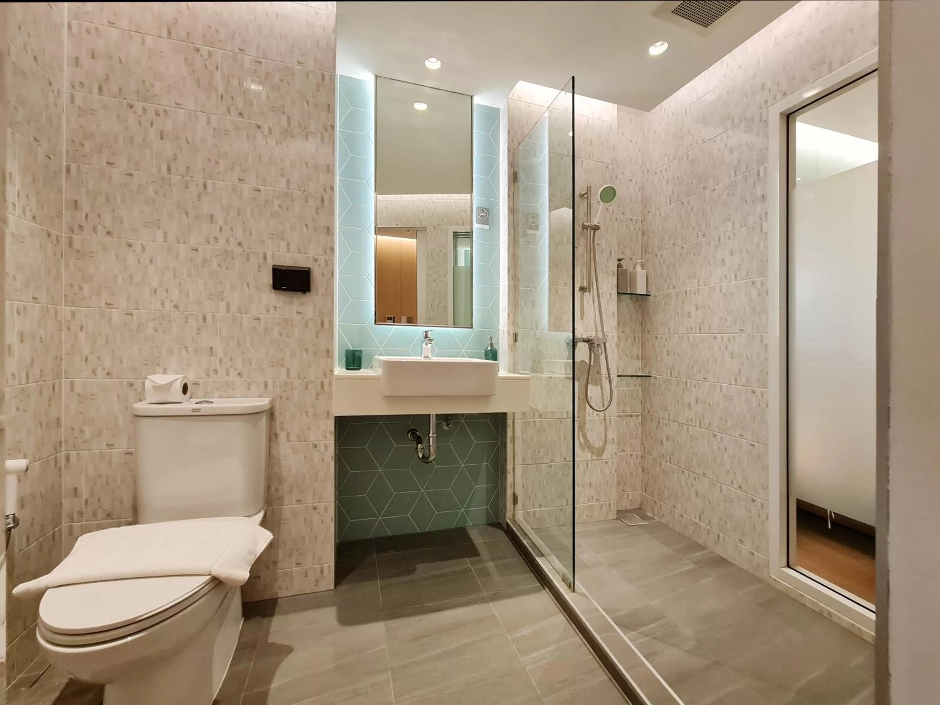 Bathroom in Mintel Huamark