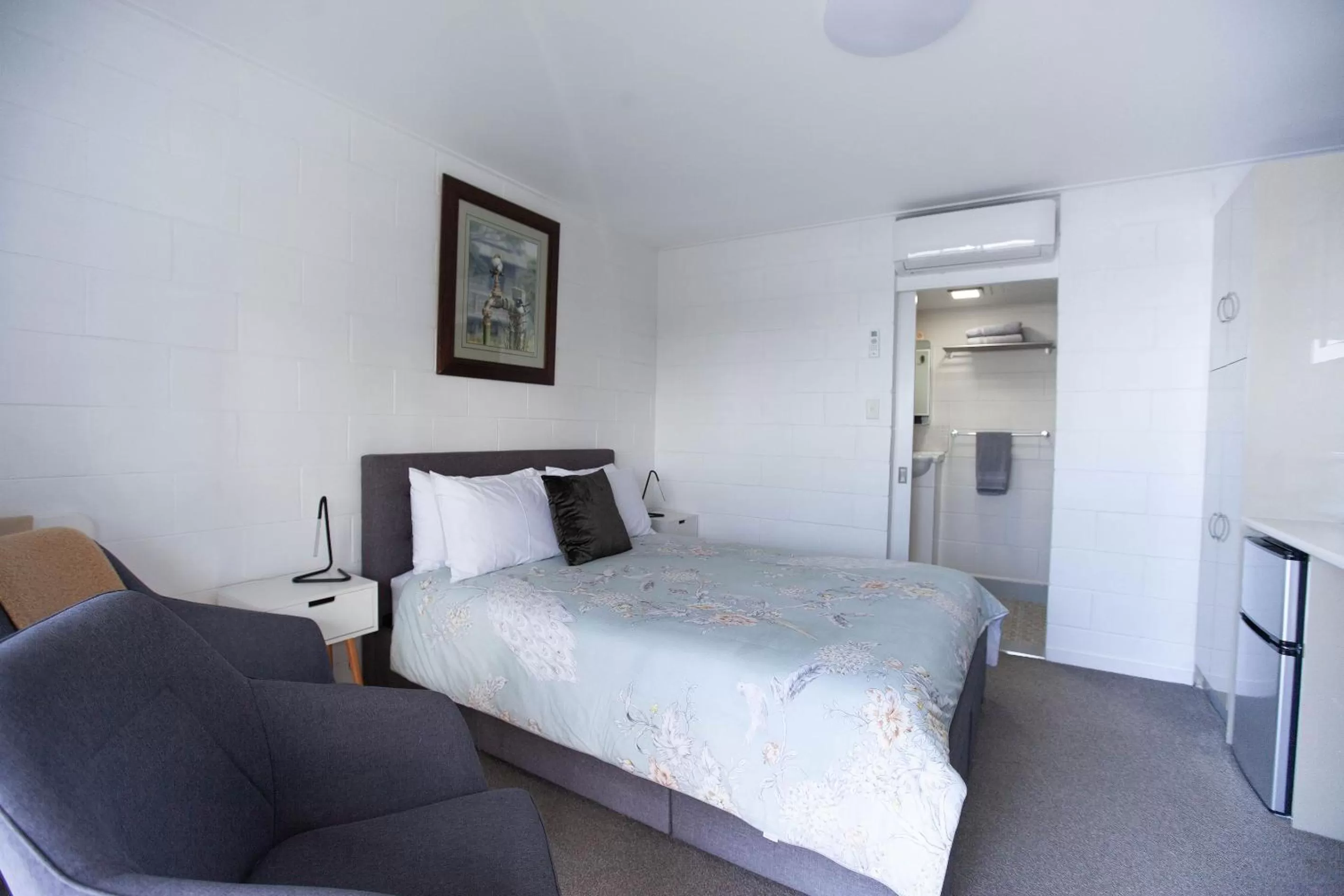 Bed in Tuross Head Motel