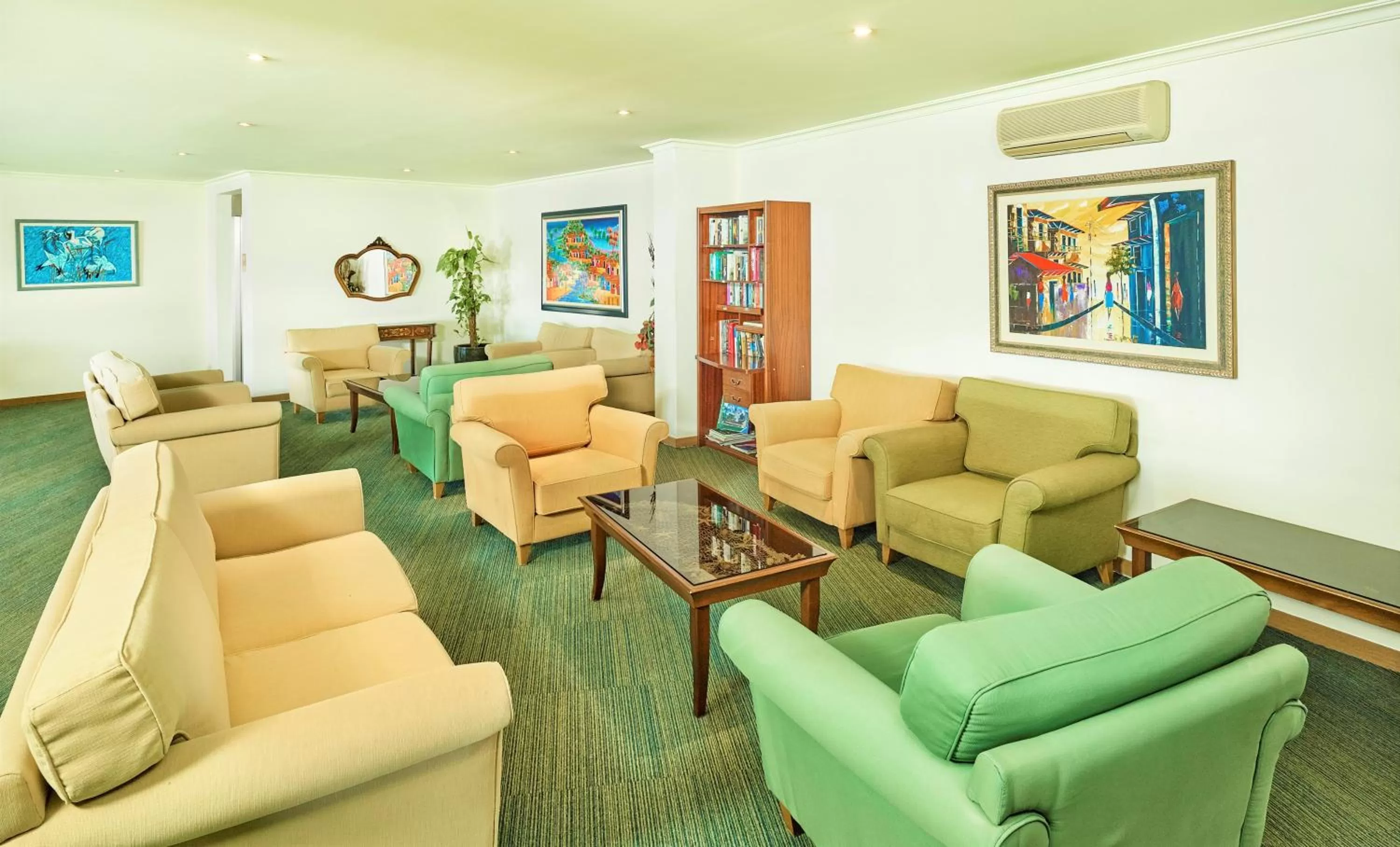 Communal lounge/ TV room in Hotel Baia Grande