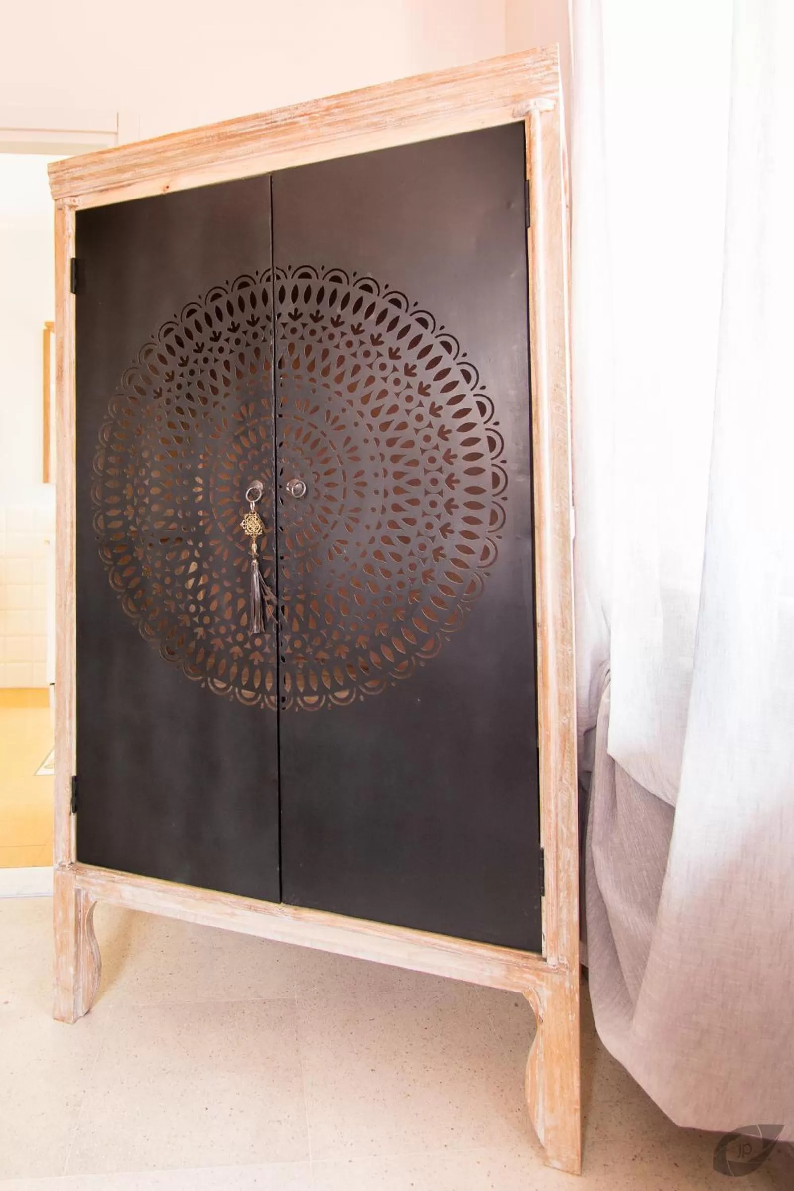 Decorative detail in Le Camere Pietrasantine - Centro Storico