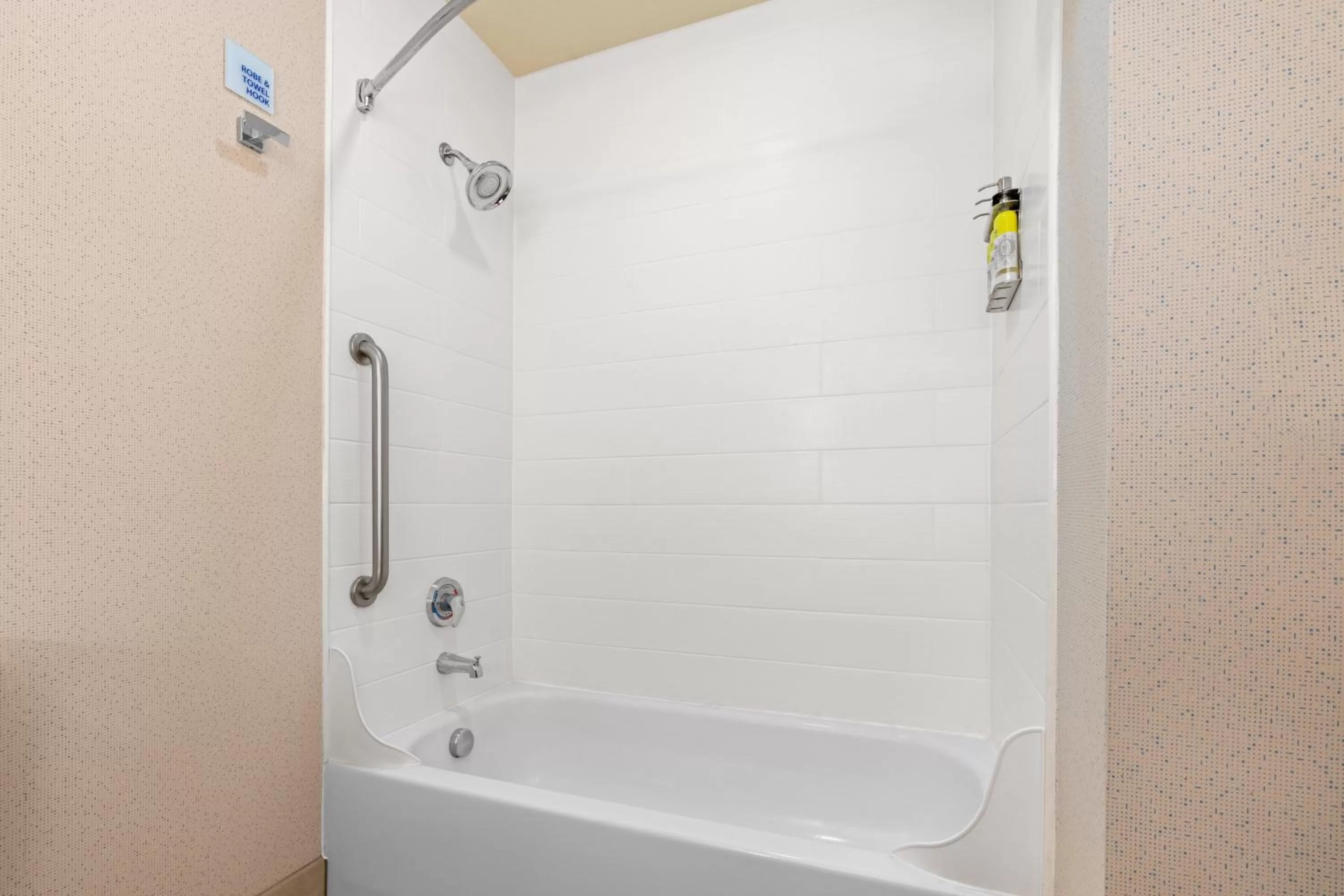 Bathroom in Holiday Inn Express & Suites Klamath Falls Central by IHG