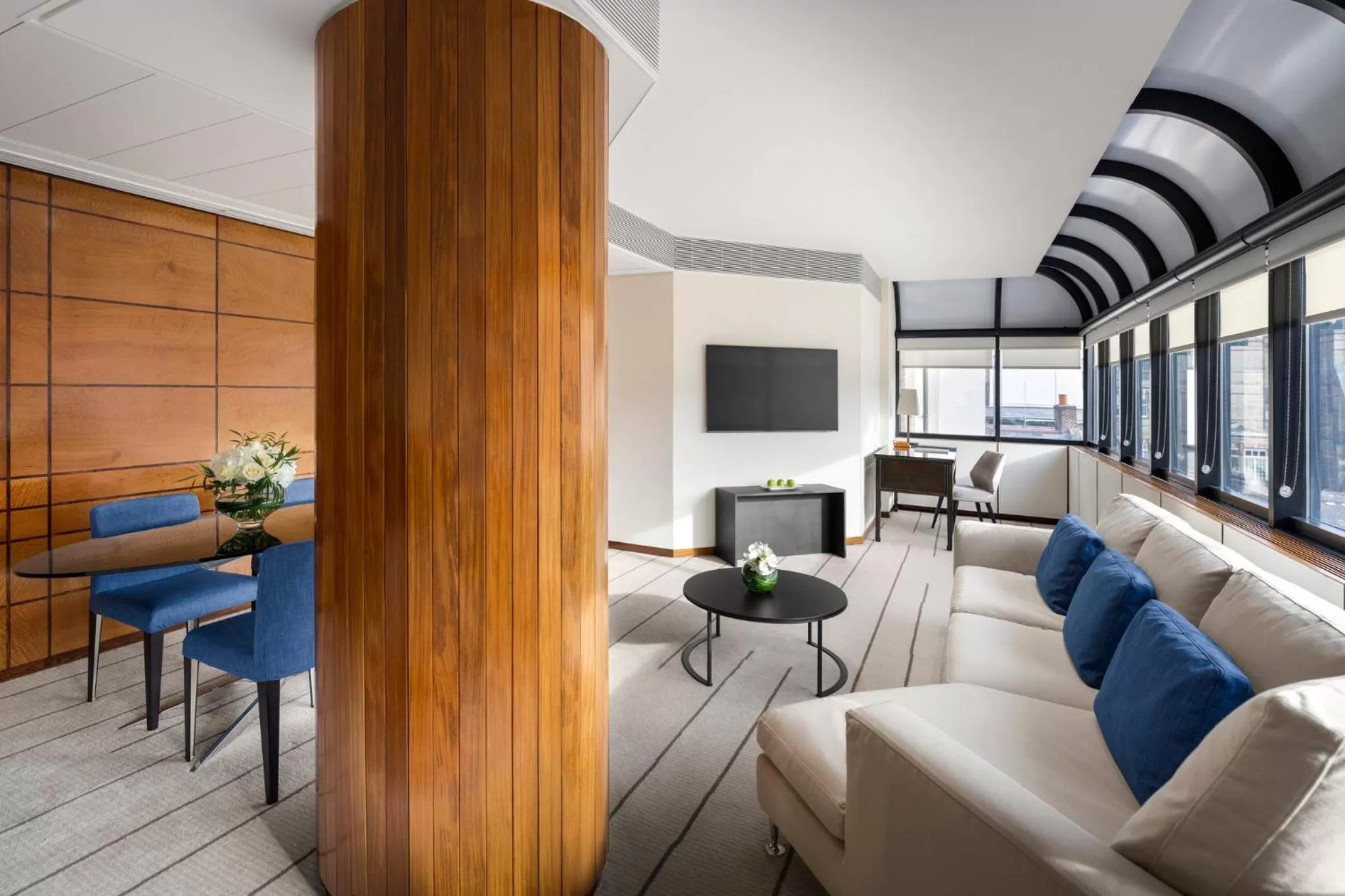 Photo of the whole room in COMO The Halkin