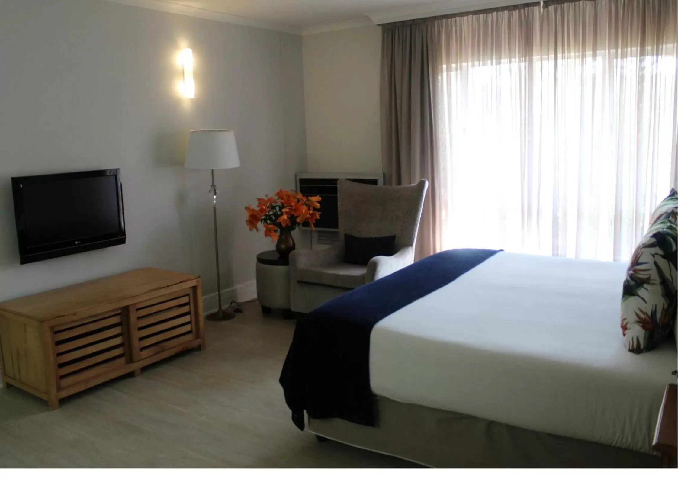 Double or Twin Room - Disability Access in The Riverside Hotel Double or Twin Room - Disability Access in The Riverside Hotel