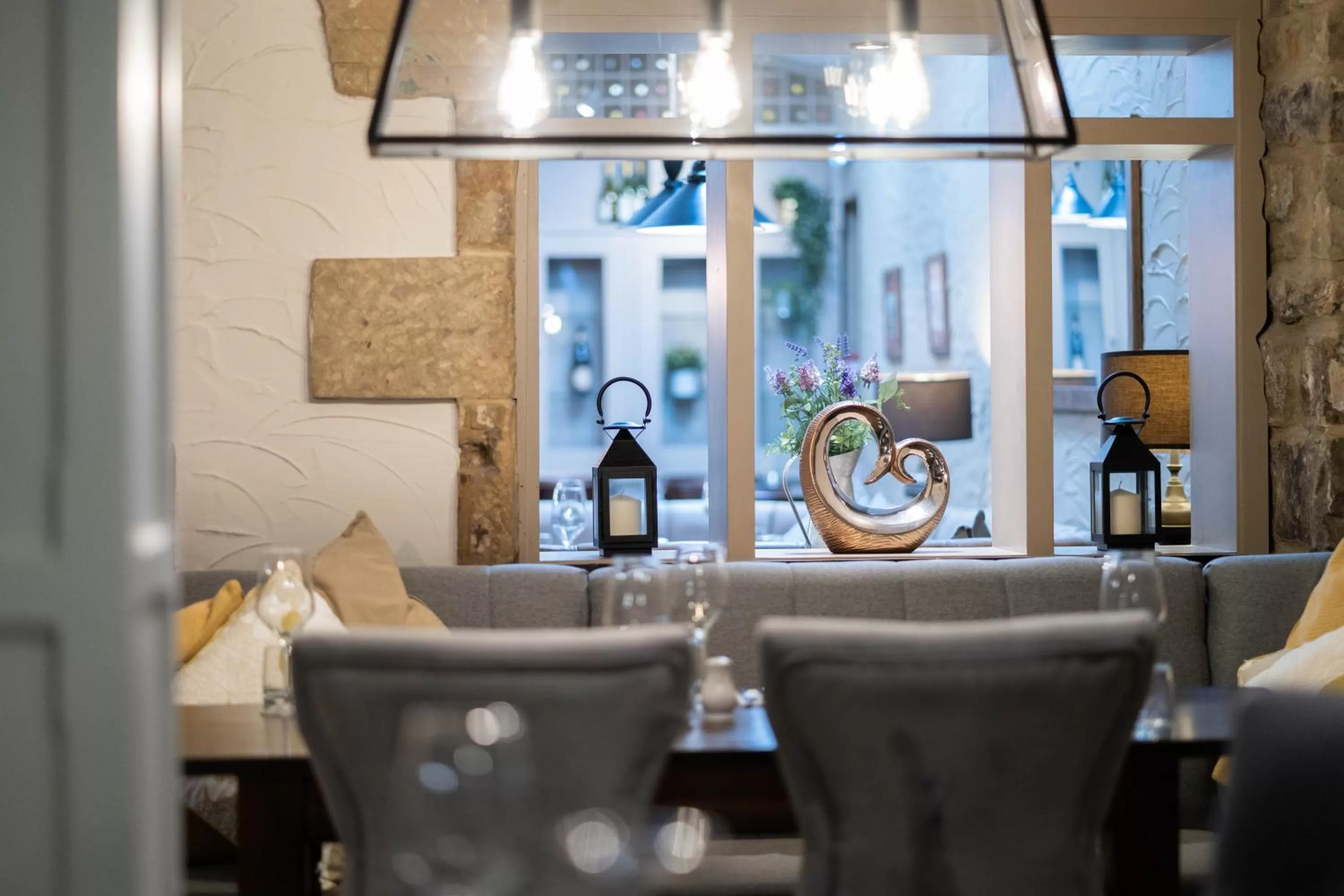 Restaurant/places to eat in Black Horse Hotel