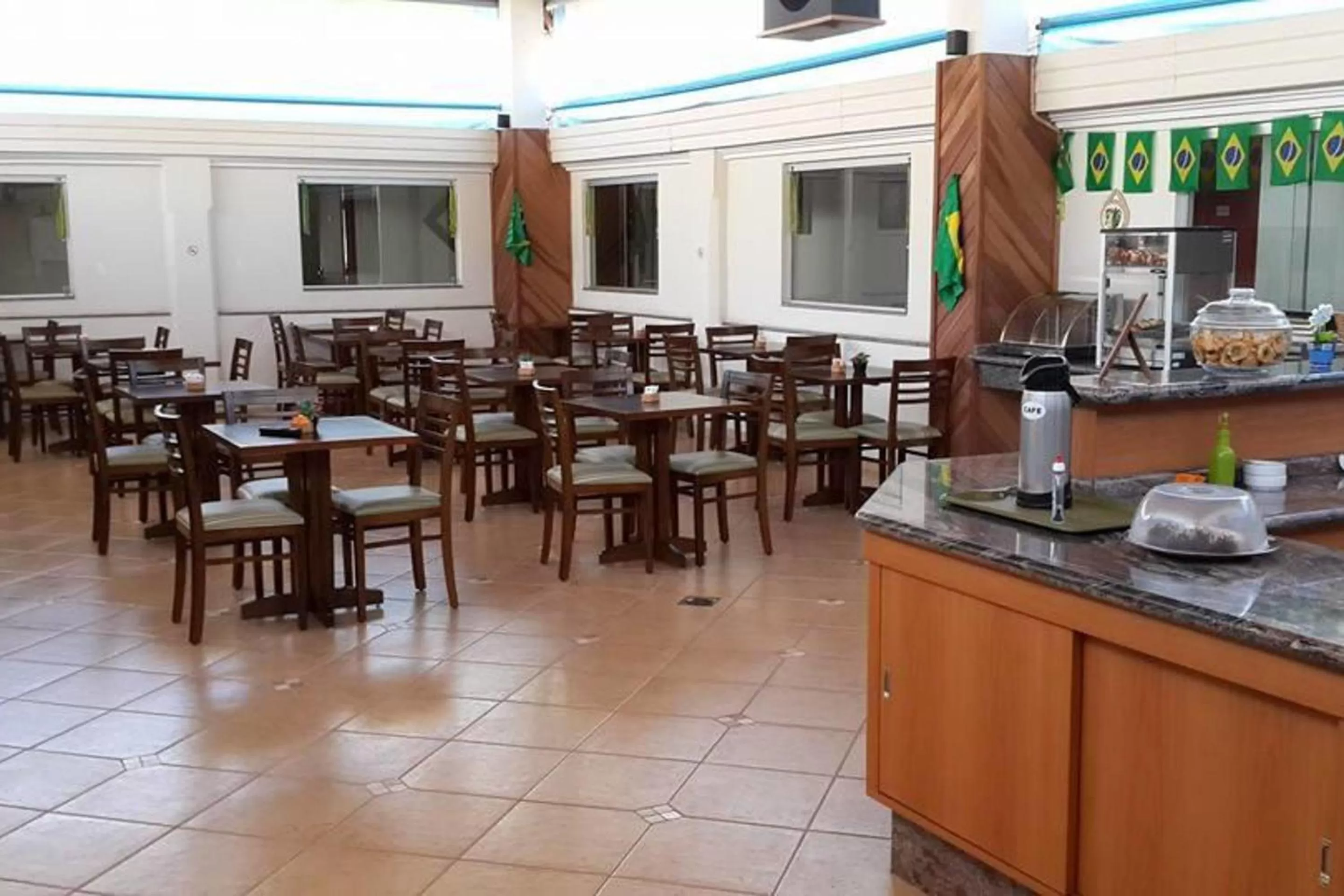 Restaurant/places to eat in Hotel Vison