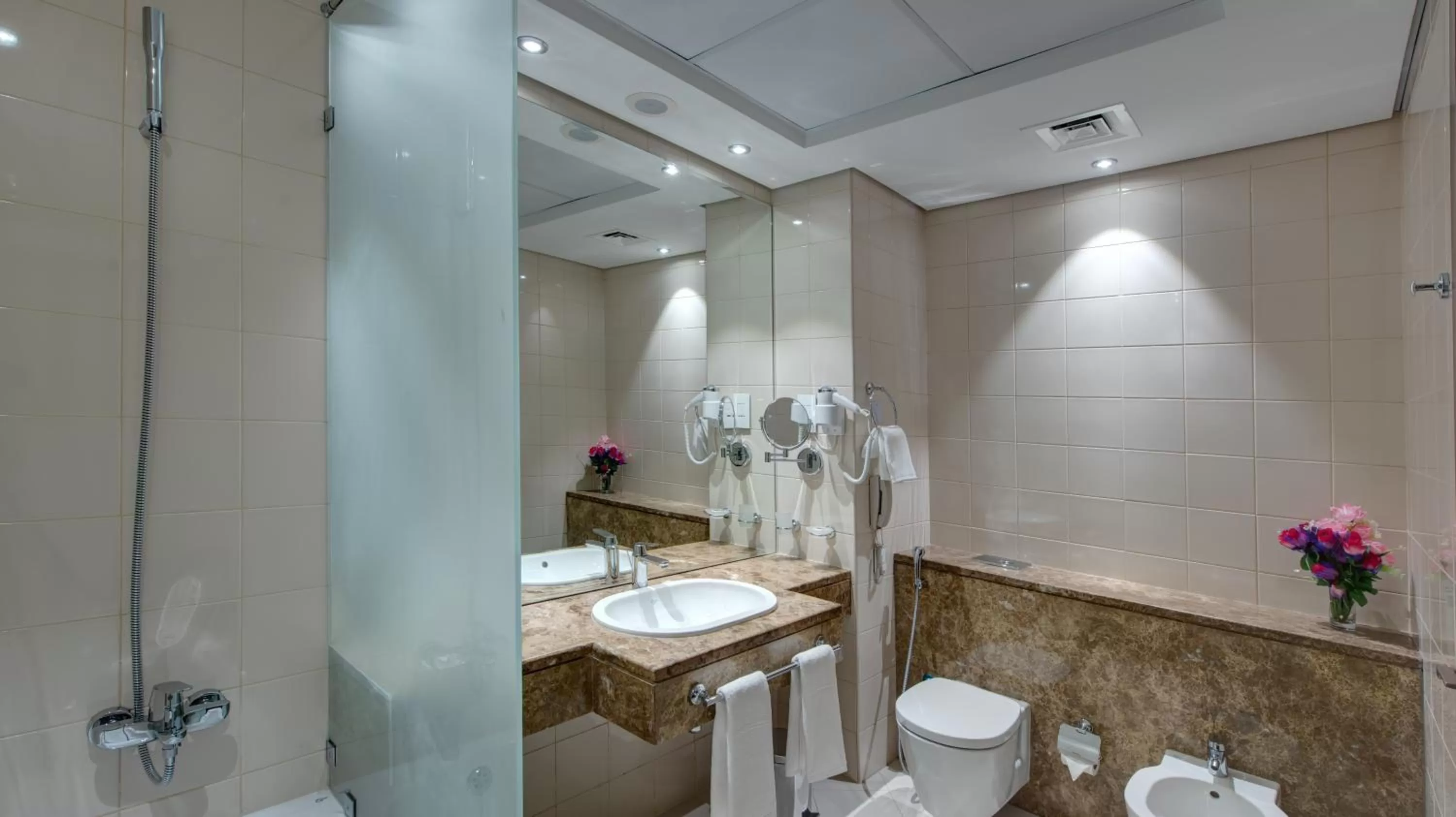 Shower in Center Hotel Sharjah