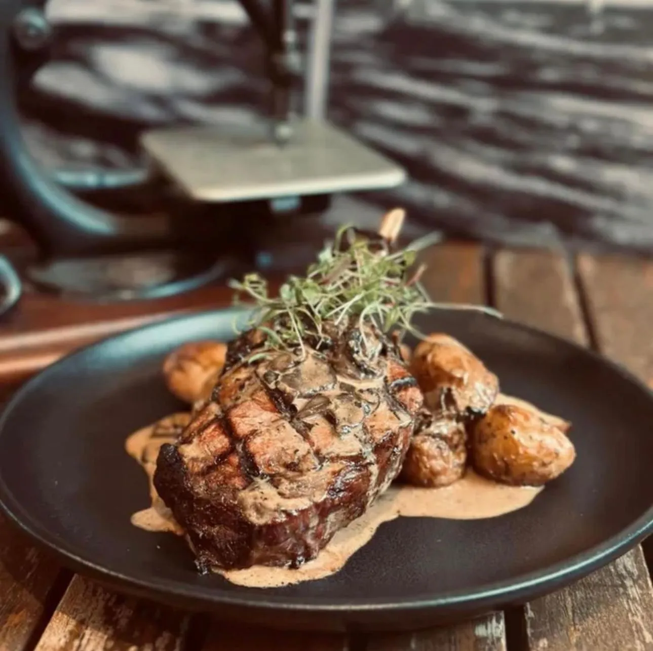 Restaurant/places to eat in Pokolbin Village Estate