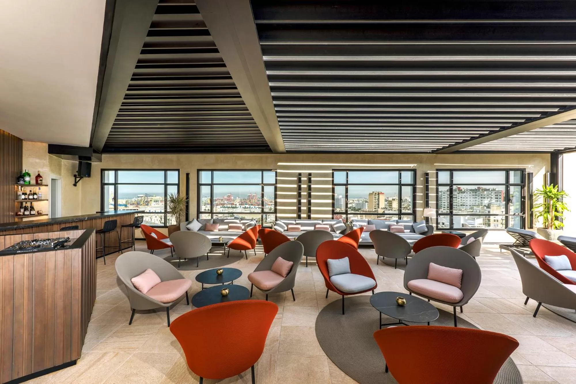 Lounge or bar in Radisson Blu Hotel Casablanca City Center