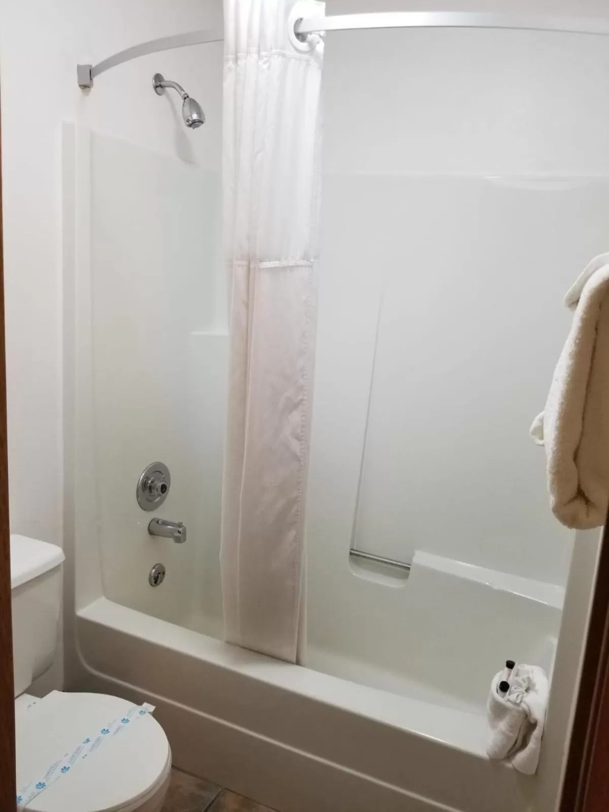 Toilet in Days Inn by Wyndham Sandpoint