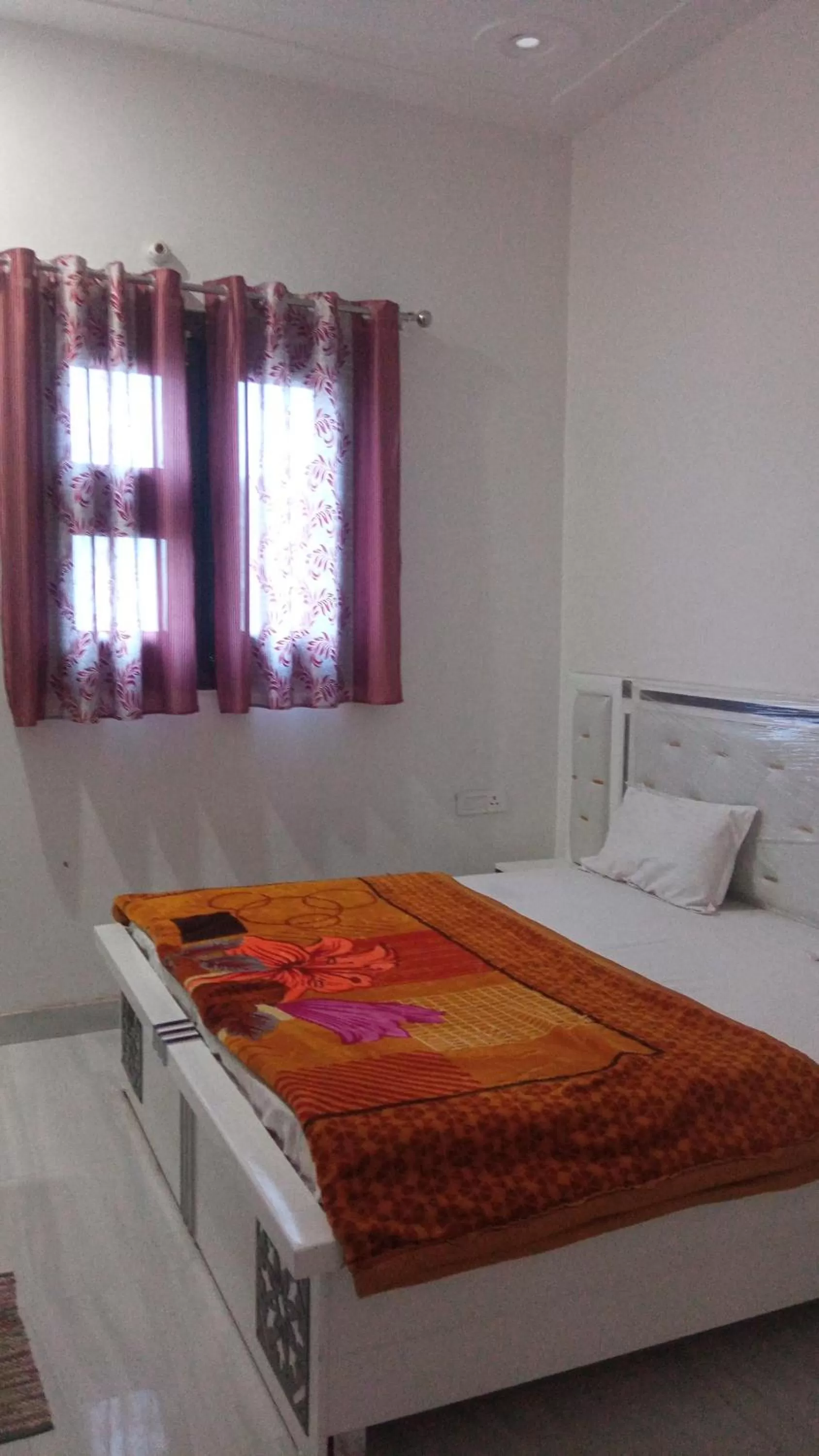 Bed in Gopi Dham Vrindavan