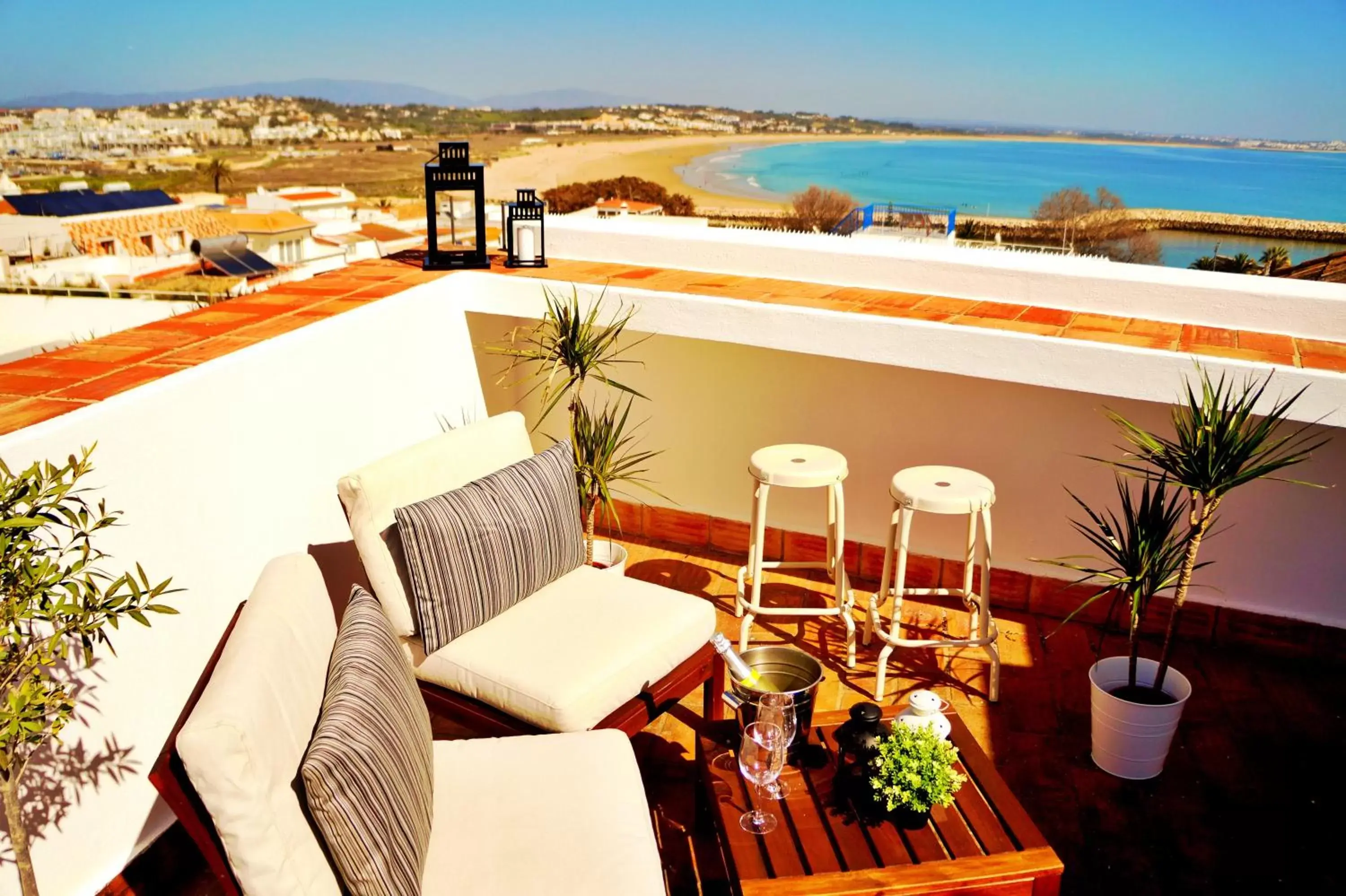 Superior One-Bedroom Apartment with Terrace in Baluarte da Vila Apartments Superior One-Bedroom Apartment with Terrace in Baluarte da Vila Apartments