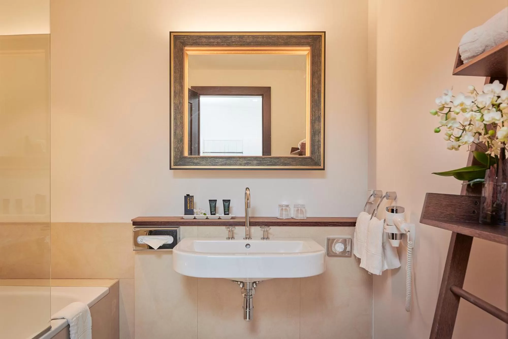 Bathroom in Das Schloss an der Eisenstrasse