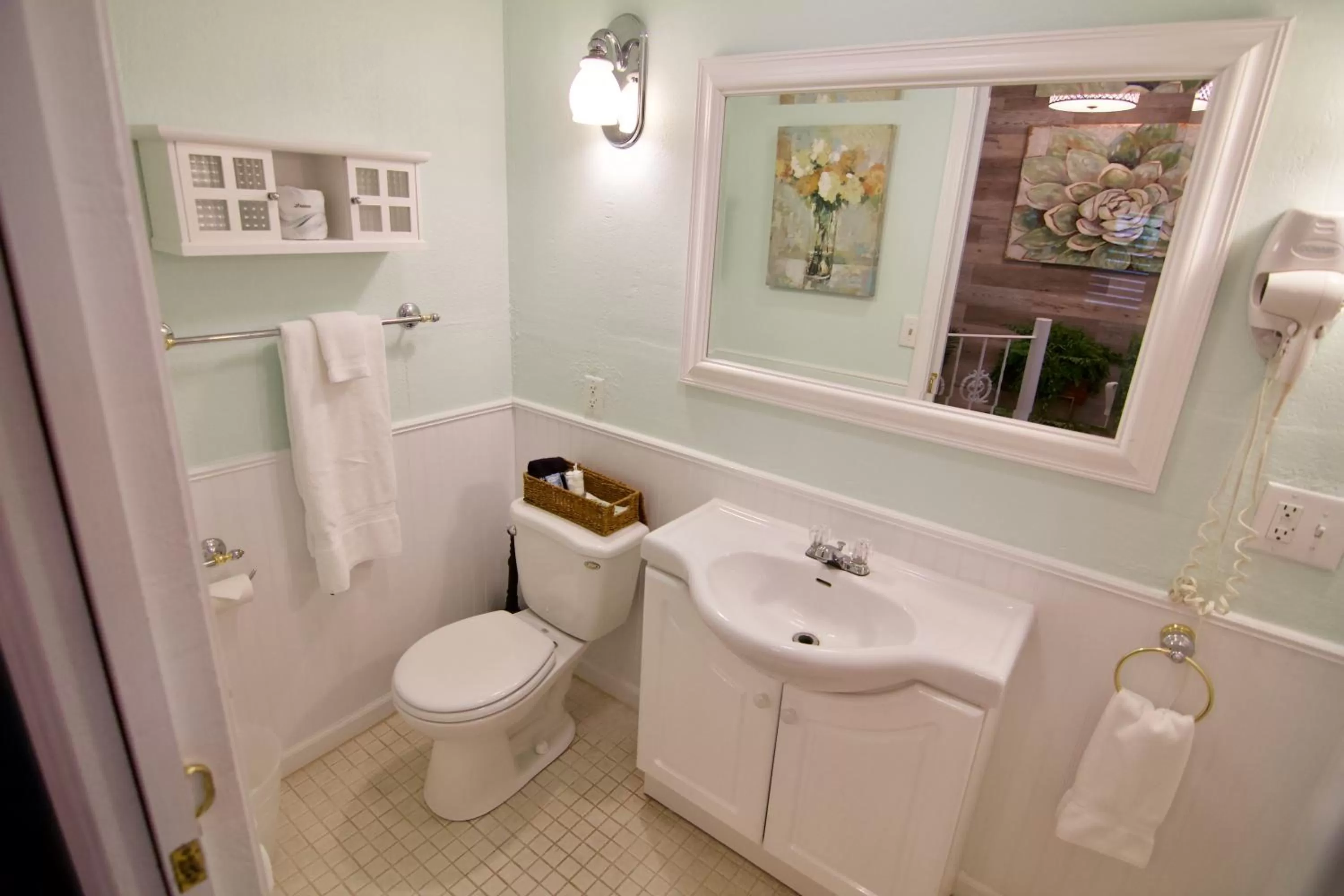 Bathroom in Hotel Frankfort & Restaurant