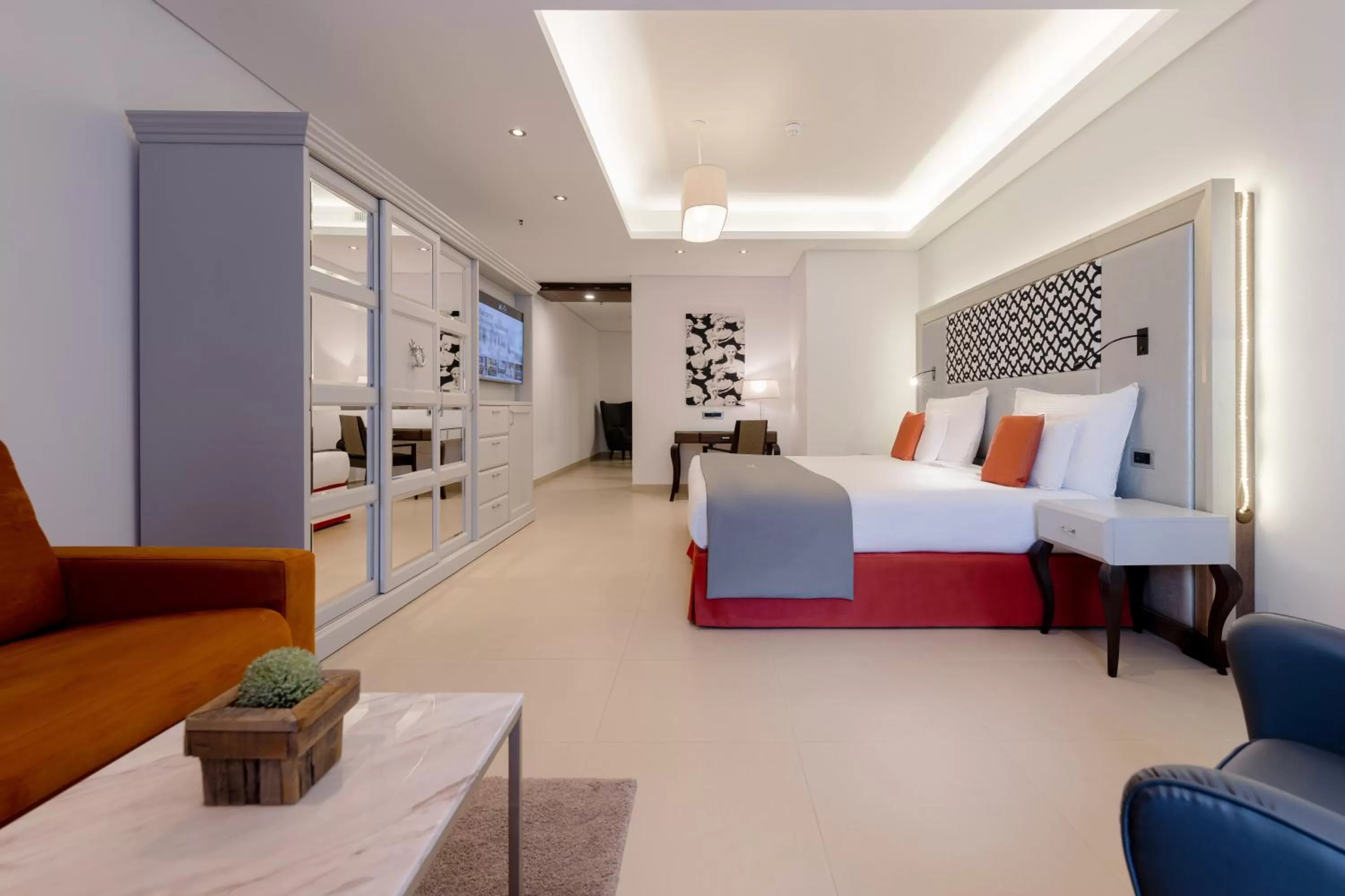 Photo of the whole room, Bed in AX The Palace