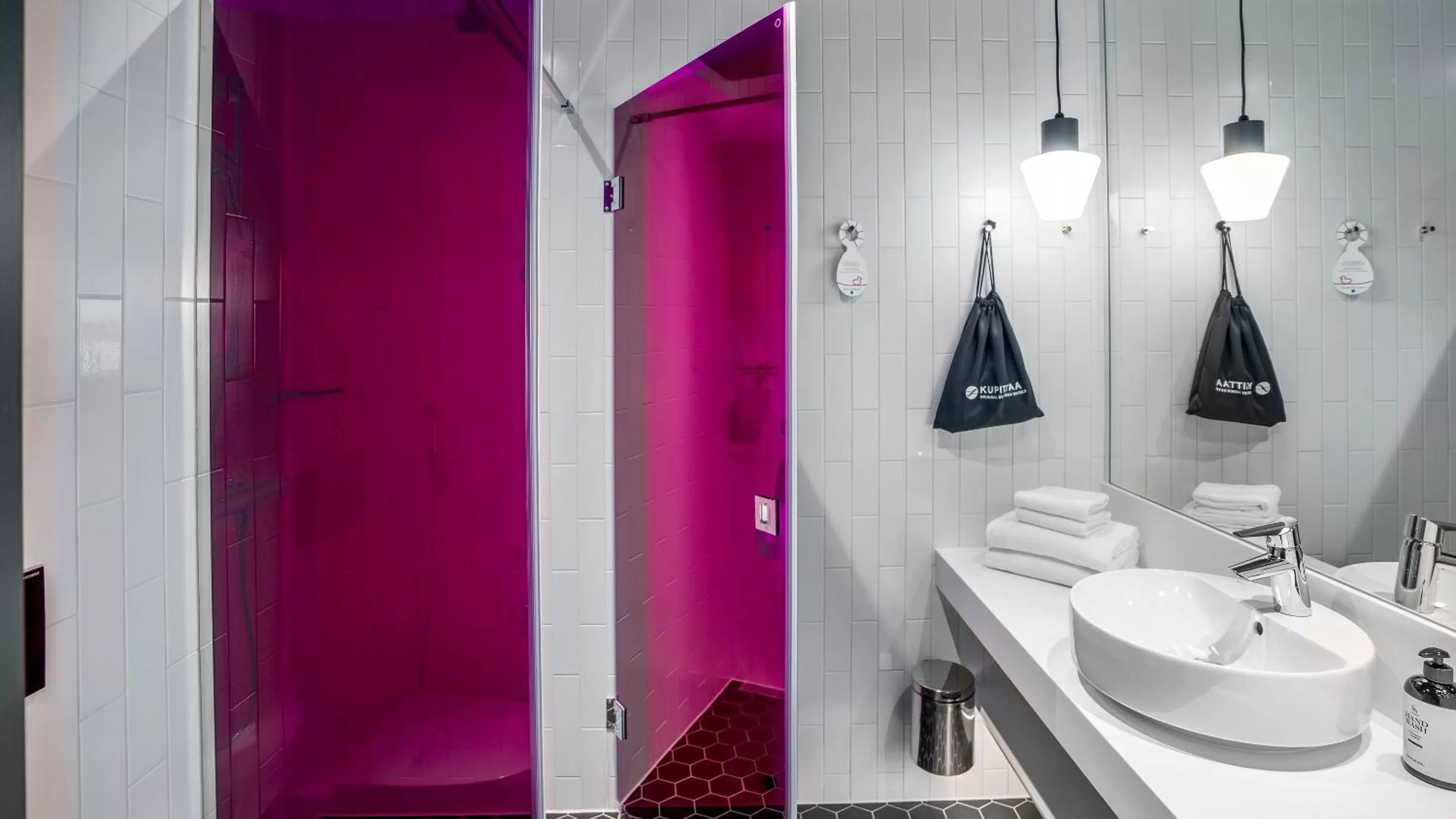 Shower in Original Sokos Hotel Kupittaa