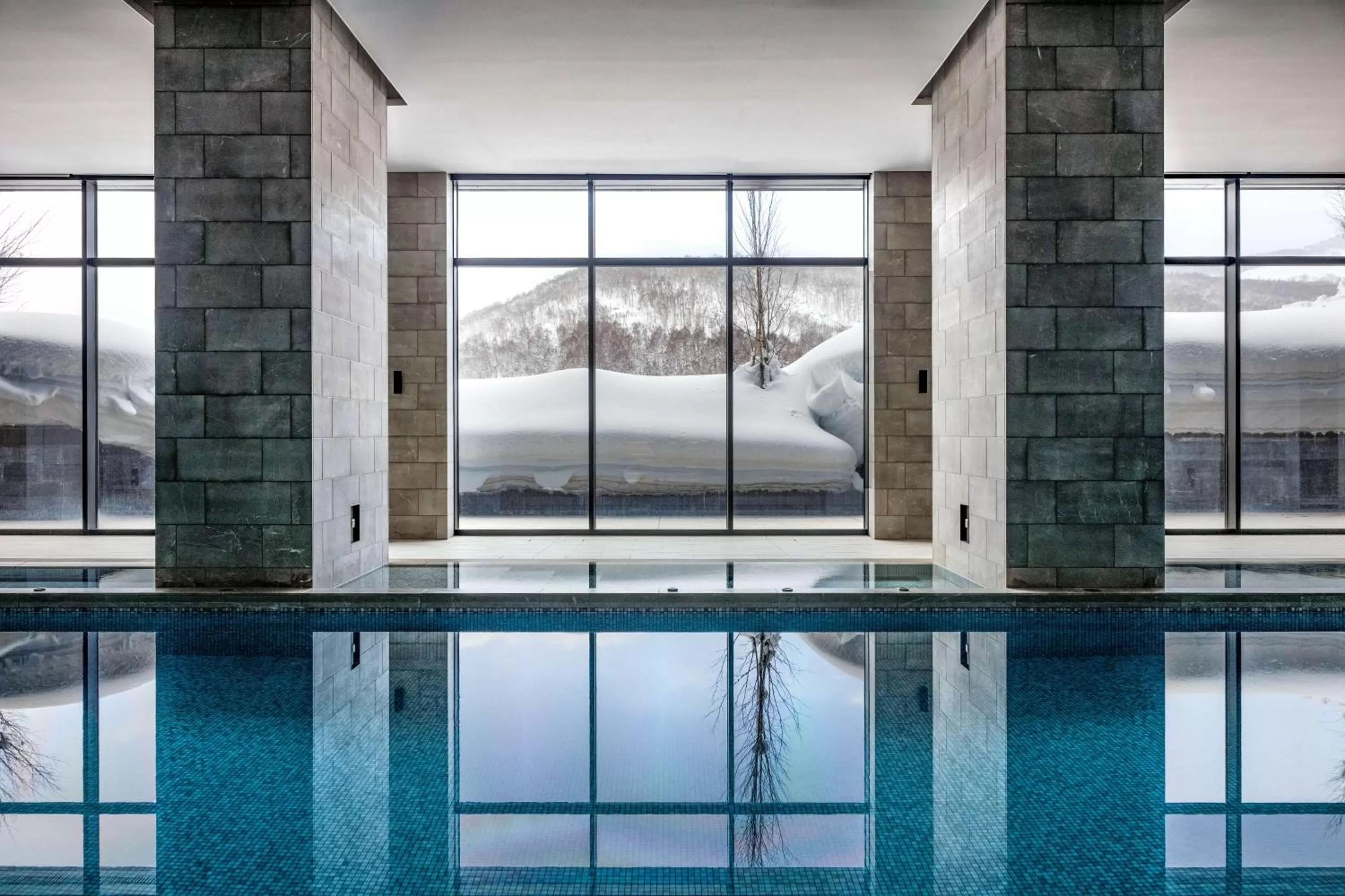 Swimming pool in Park Hyatt Niseko Hanazono