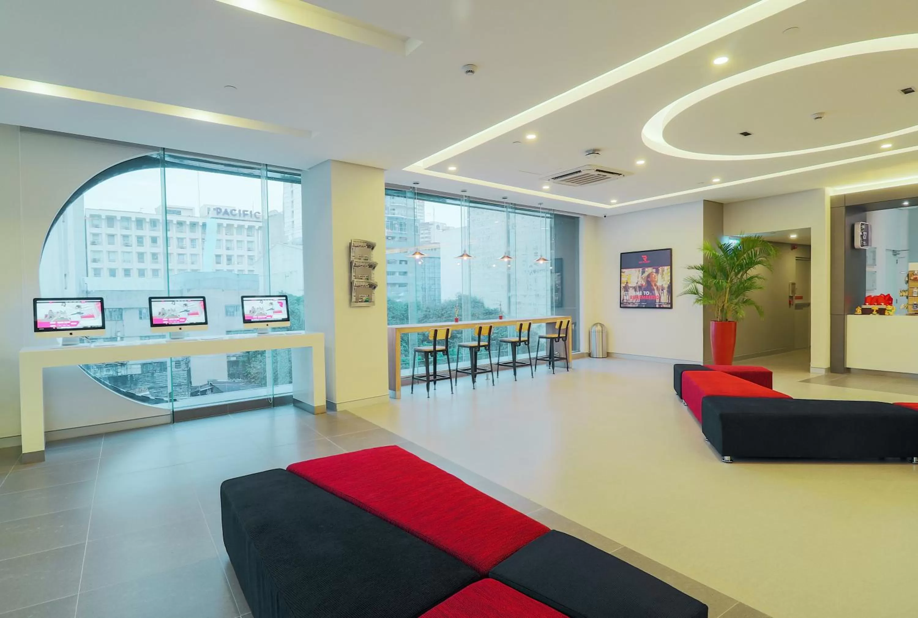 Lobby or reception in Red Planet Manila Binondo