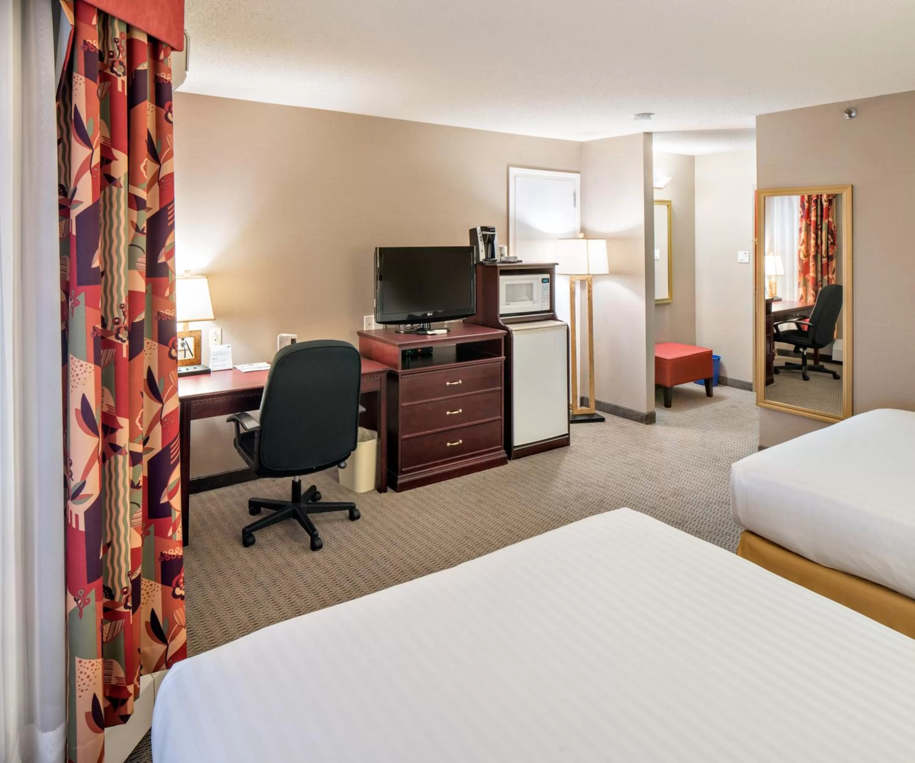 Photo of the whole room, Bed in Holiday Inn Express Red Deer by IHG