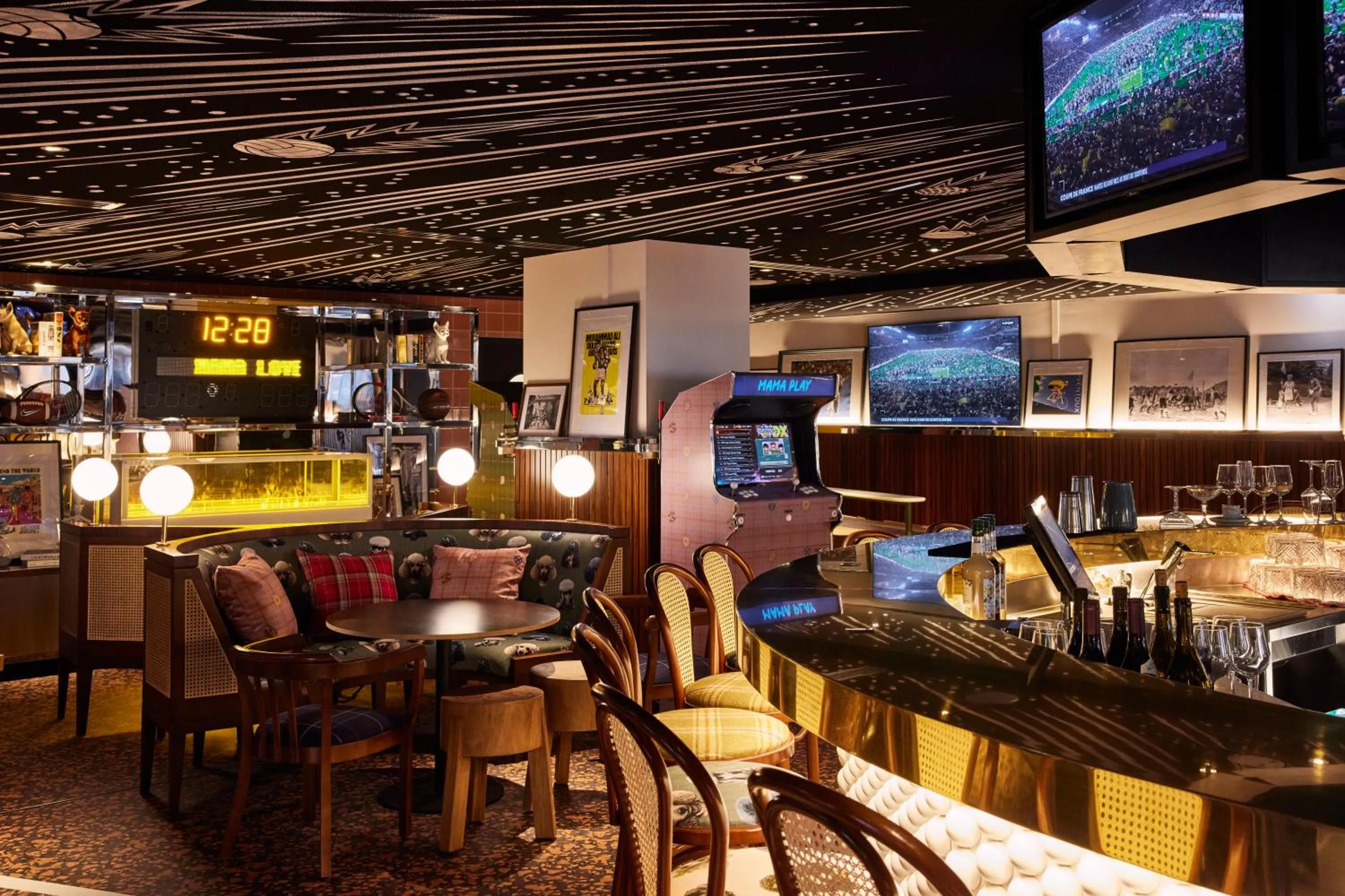 Lounge or bar in Mama Shelter Paris La Défense