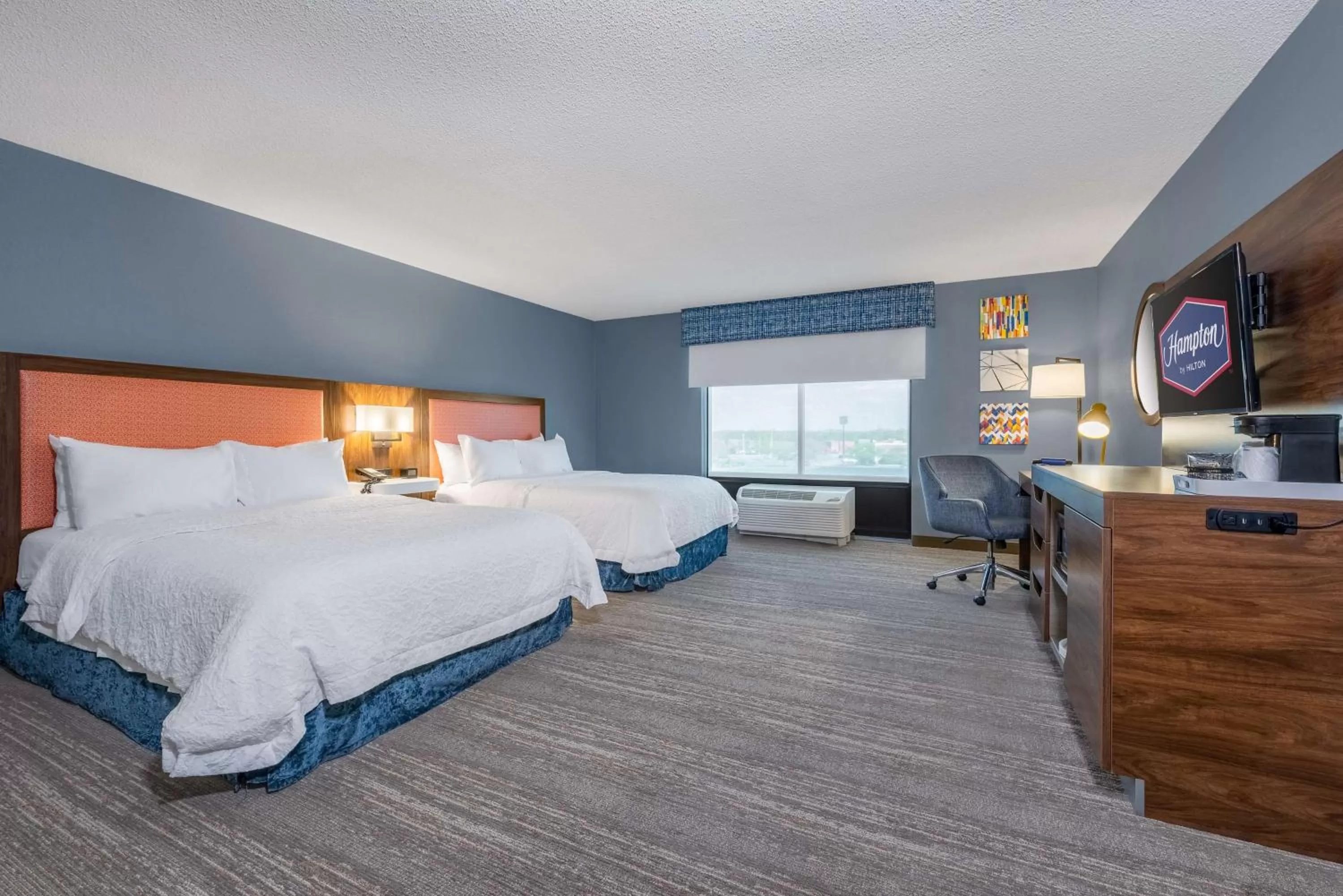 Bedroom, Bed in Hampton Inn & Suites Hopkinsville