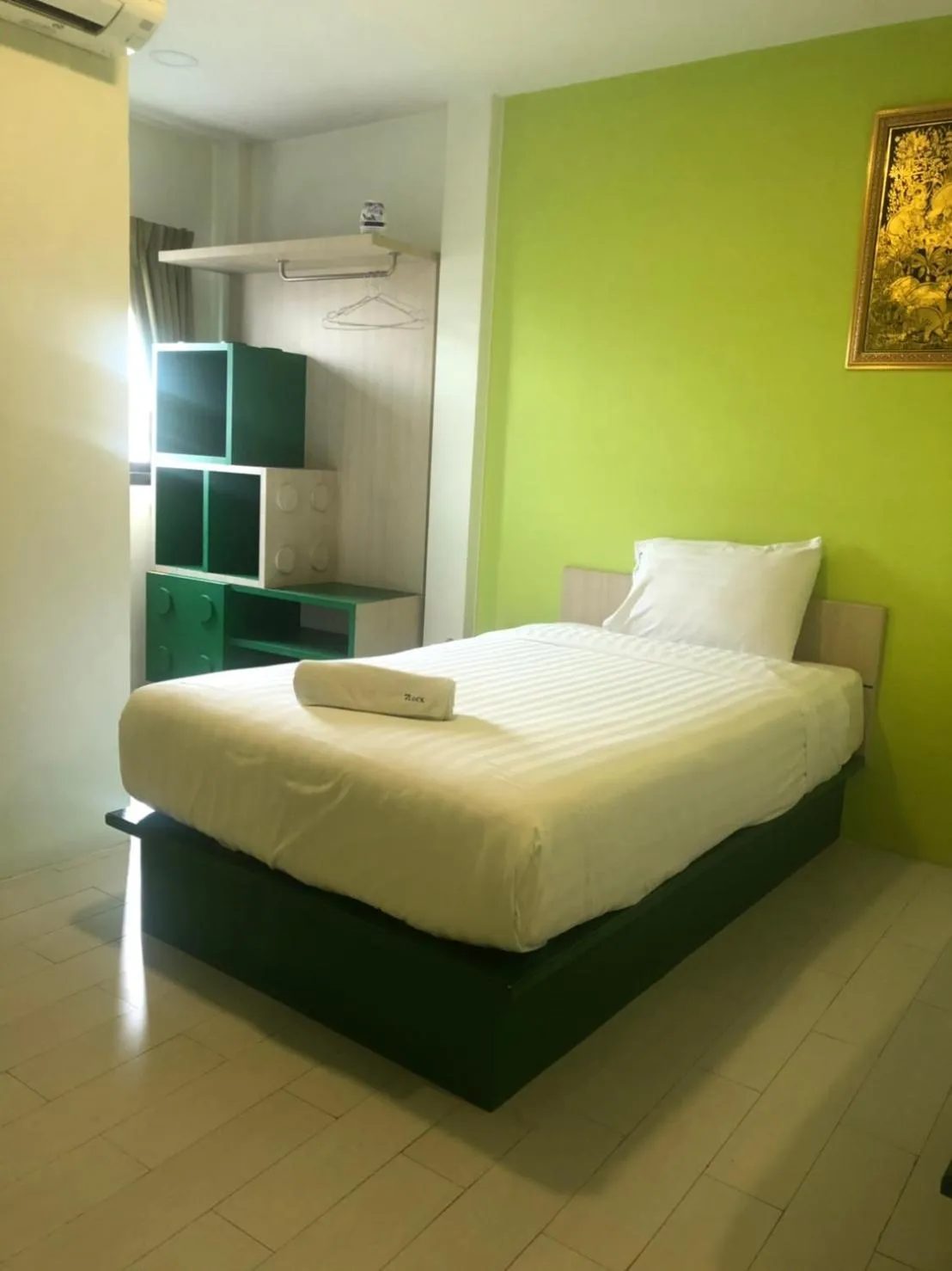 wardrobe, Bed in The Seven Luck