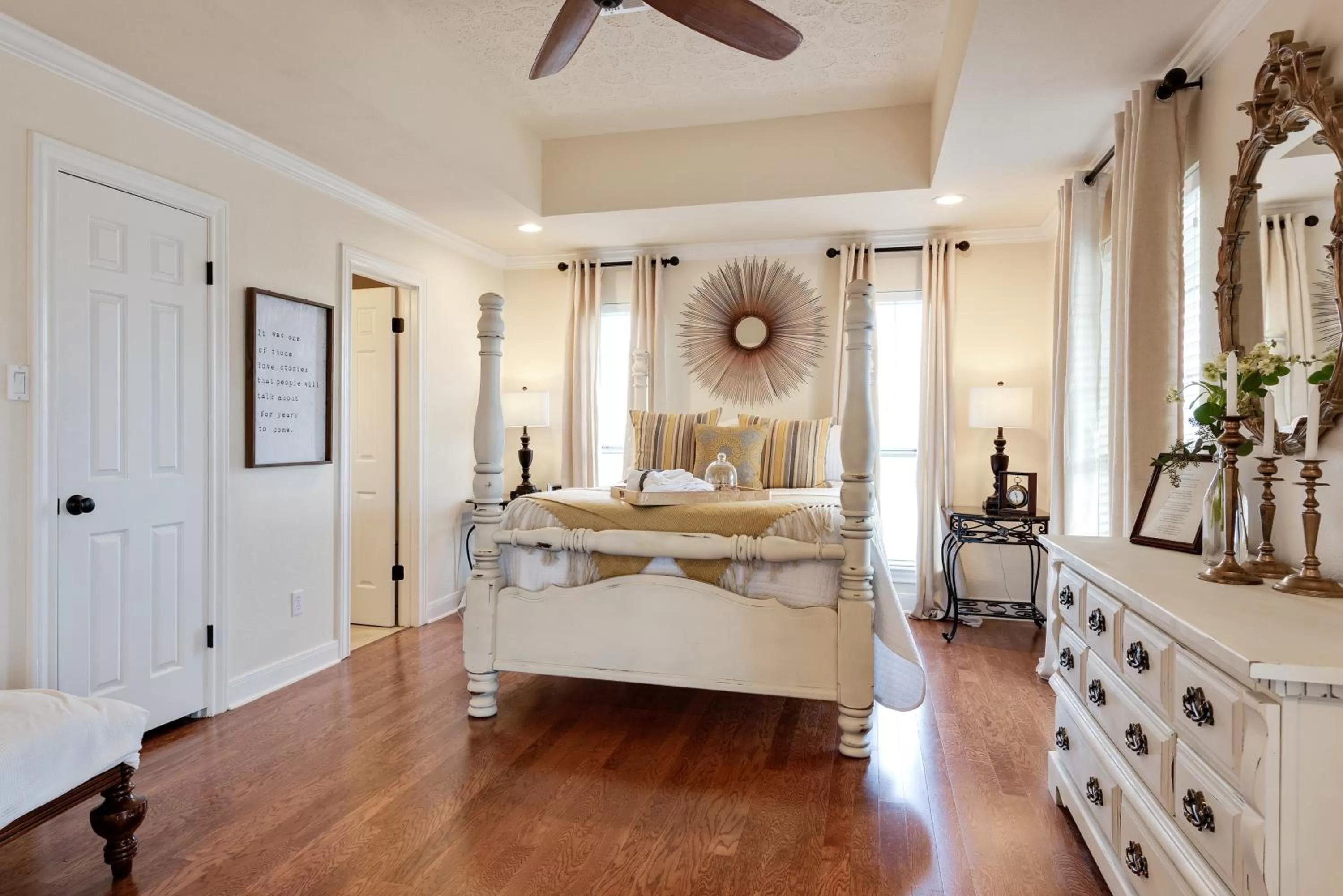 Bed in The Plantation House Boutique Inn