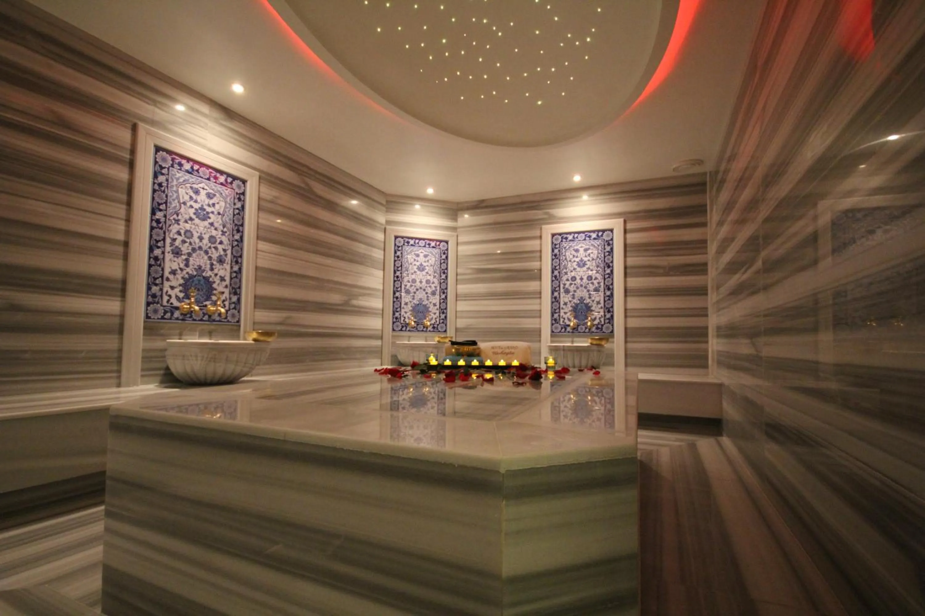 Steam room in Grand Washington Hotel