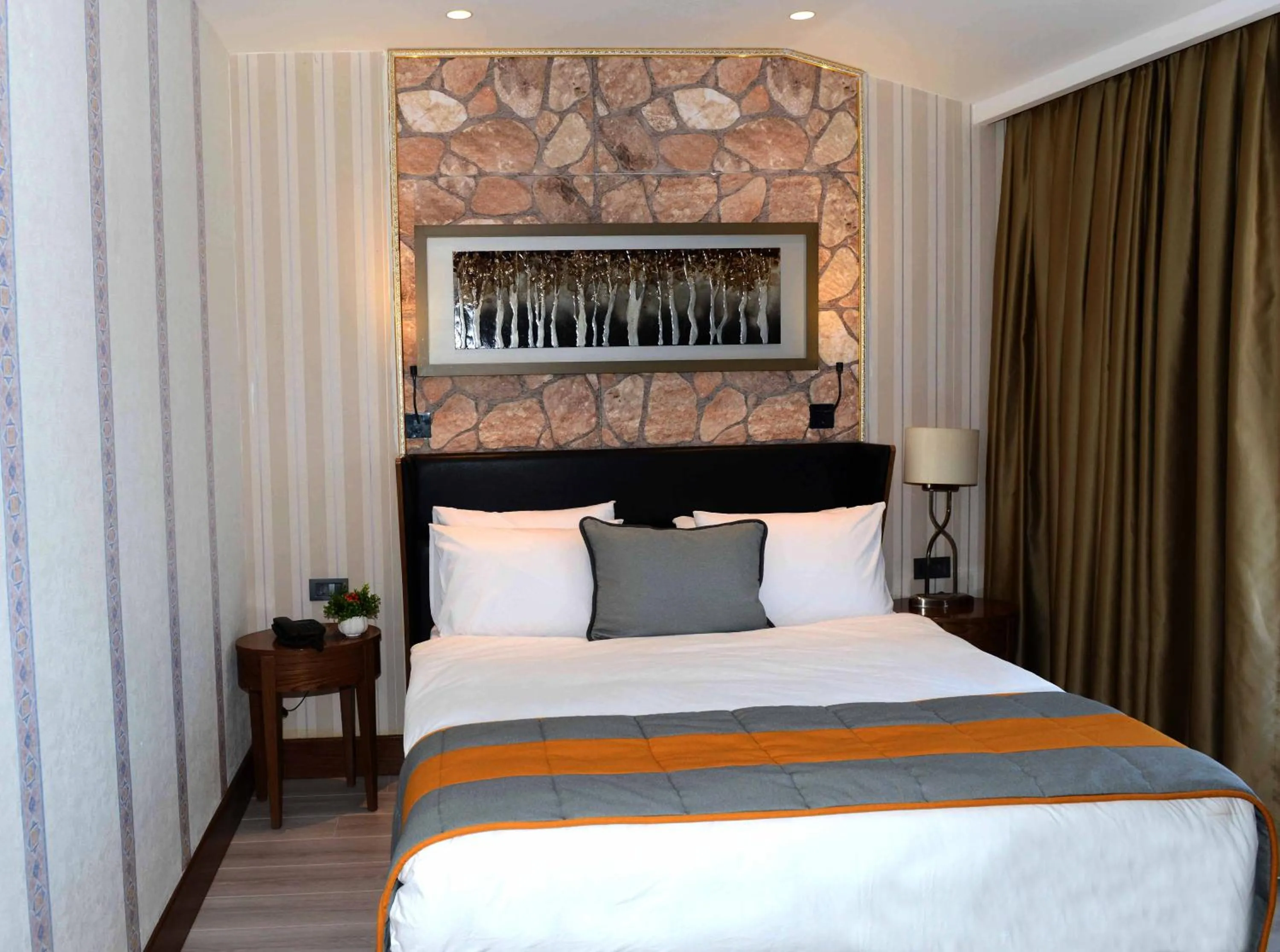 Photo of the whole room in Style Hotel Sisli