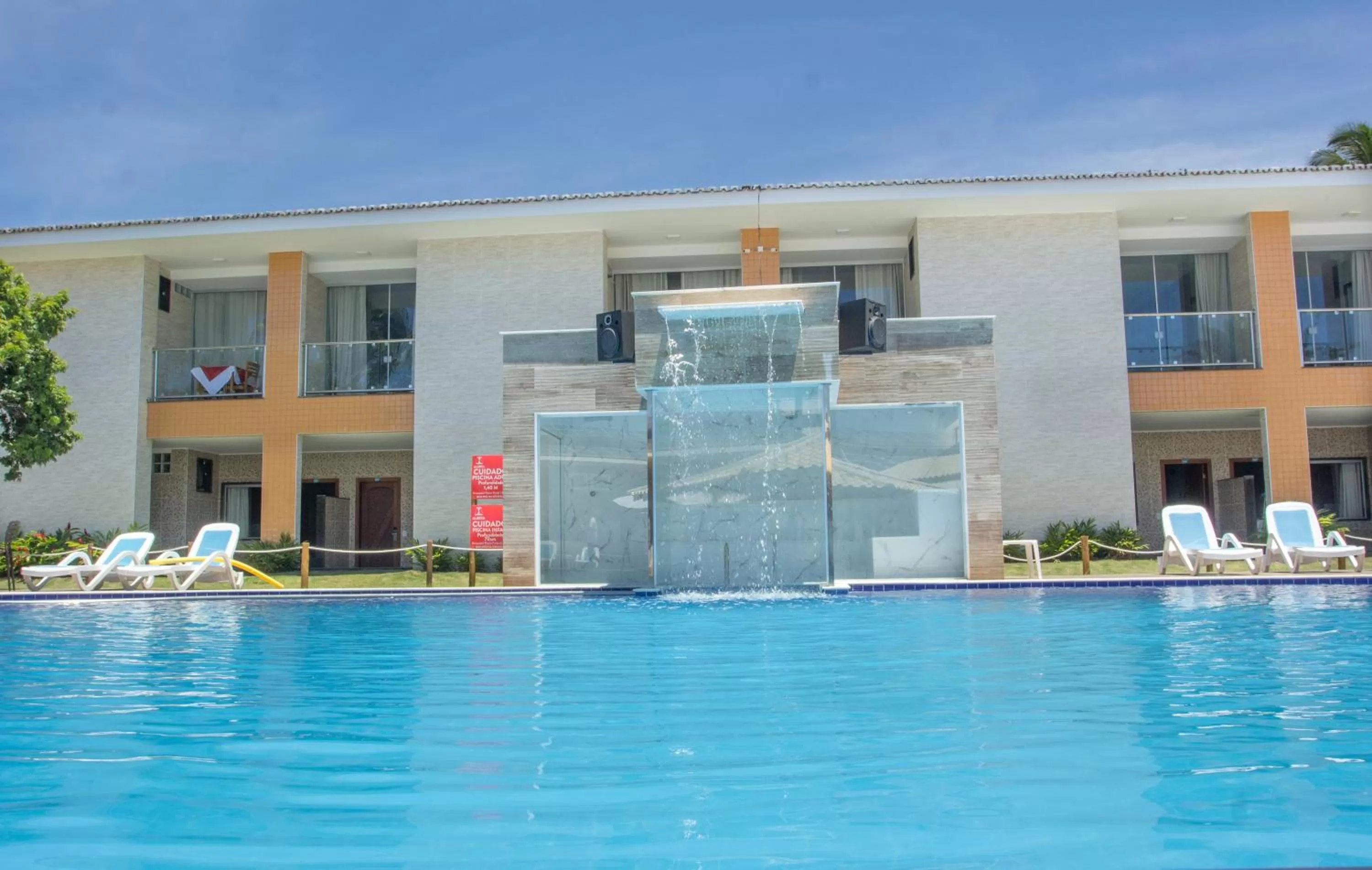 Swimming pool in Porto Mar Hotel