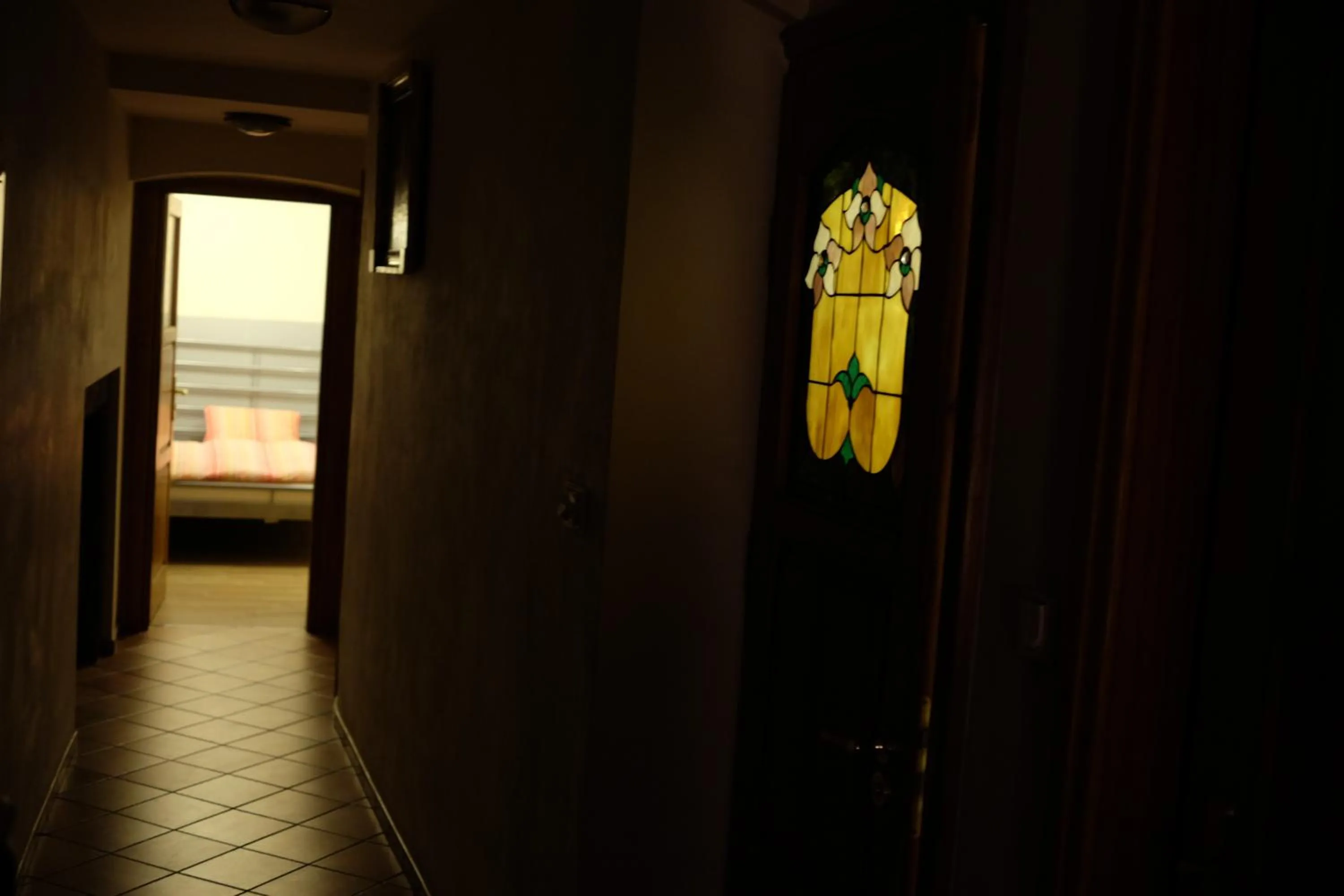 Bed in Academus Pub & Guest House