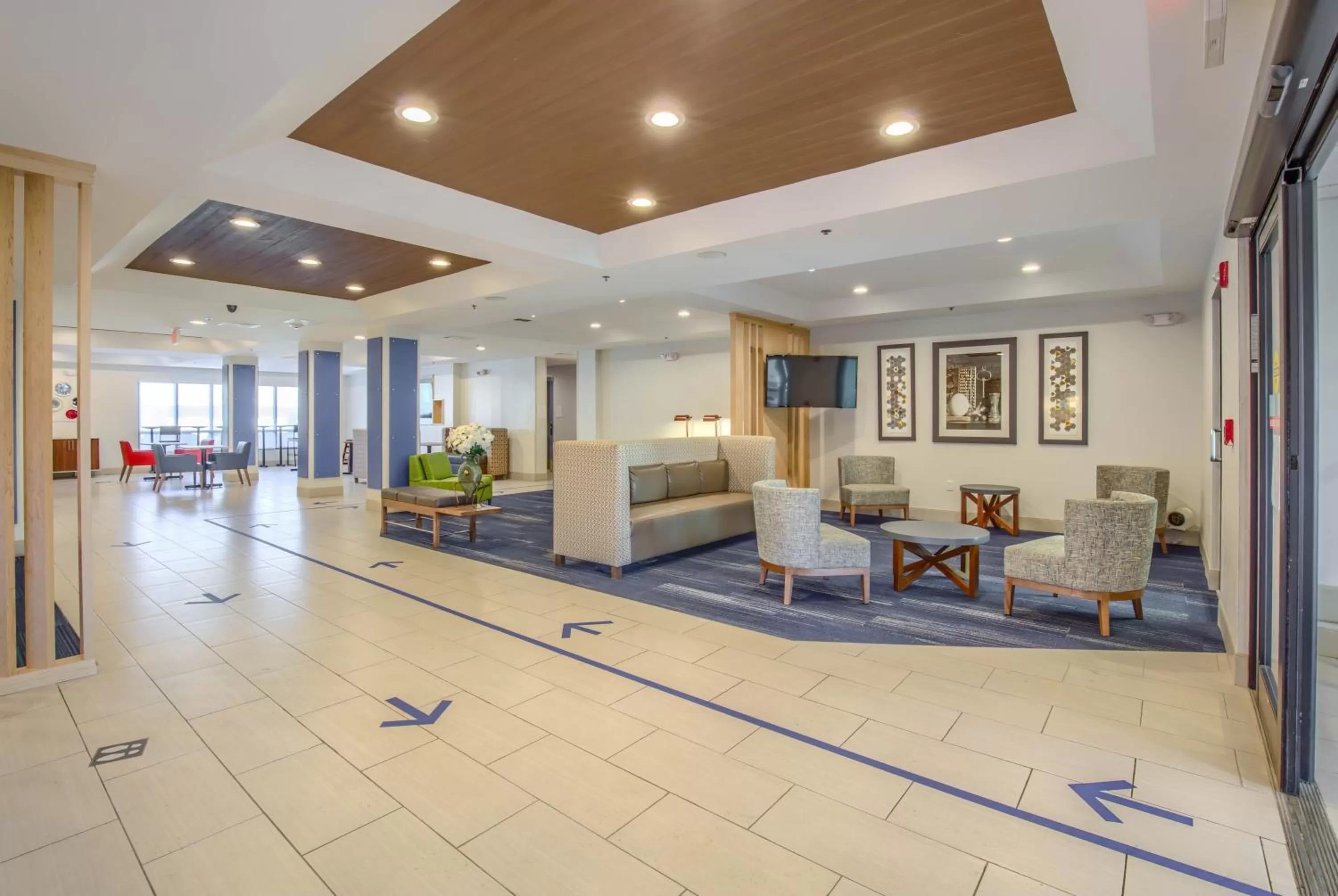 Property building in Holiday Inn Express Hotel & Suites Gulf Shores by IHG