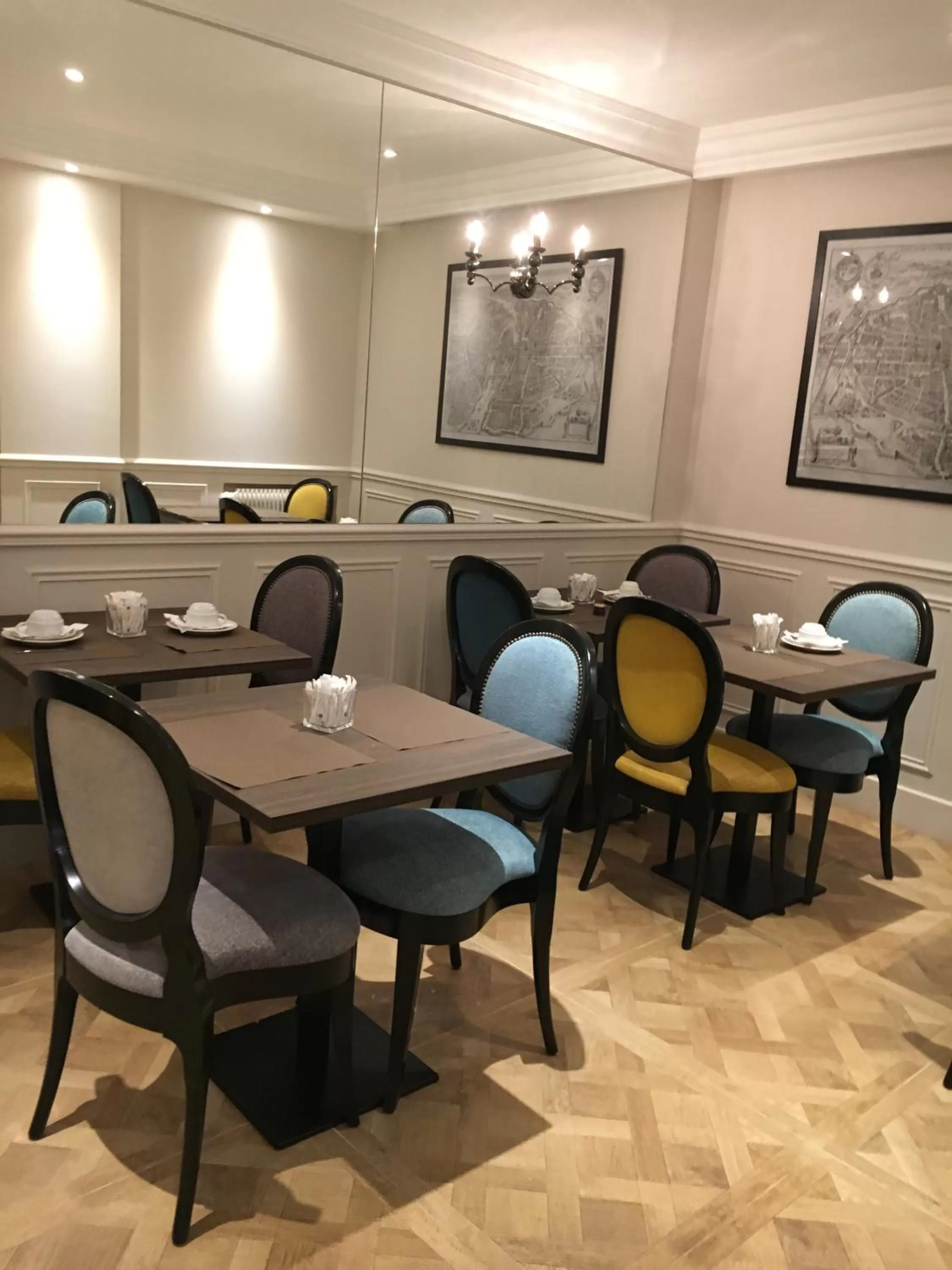 Dining area in Hotel Saint Christophe