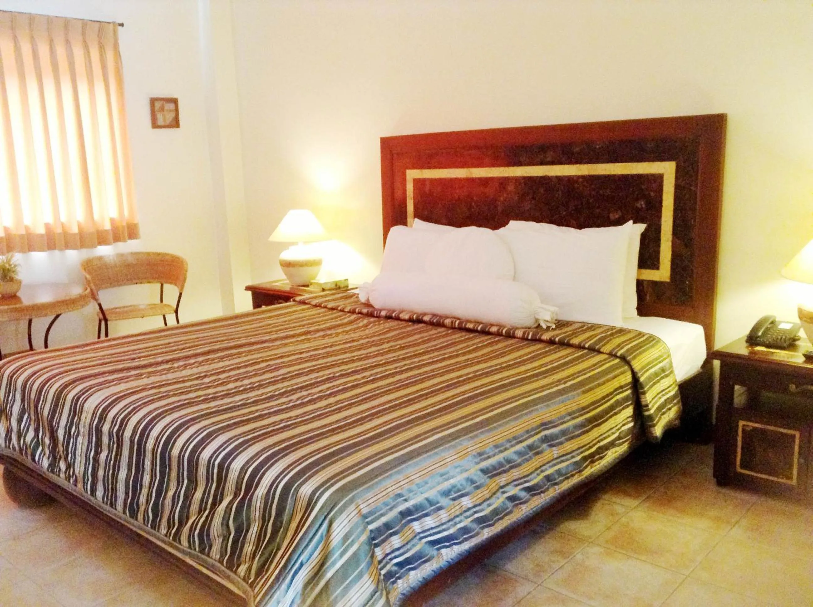 Guests, Bed in Citystate Asturias Hotel Palawan