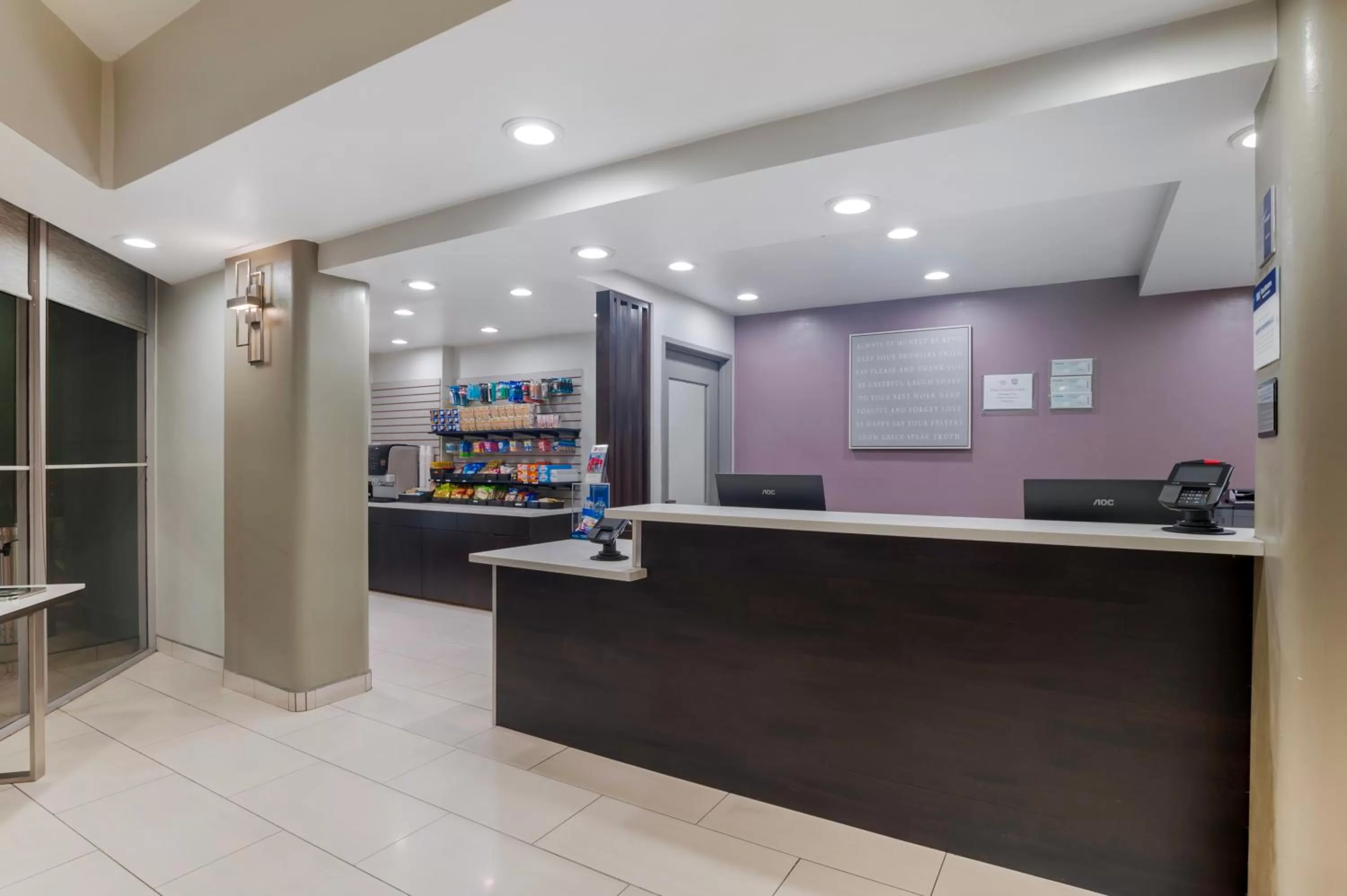 Lobby or reception in Best Western Plus Commerce Hotel