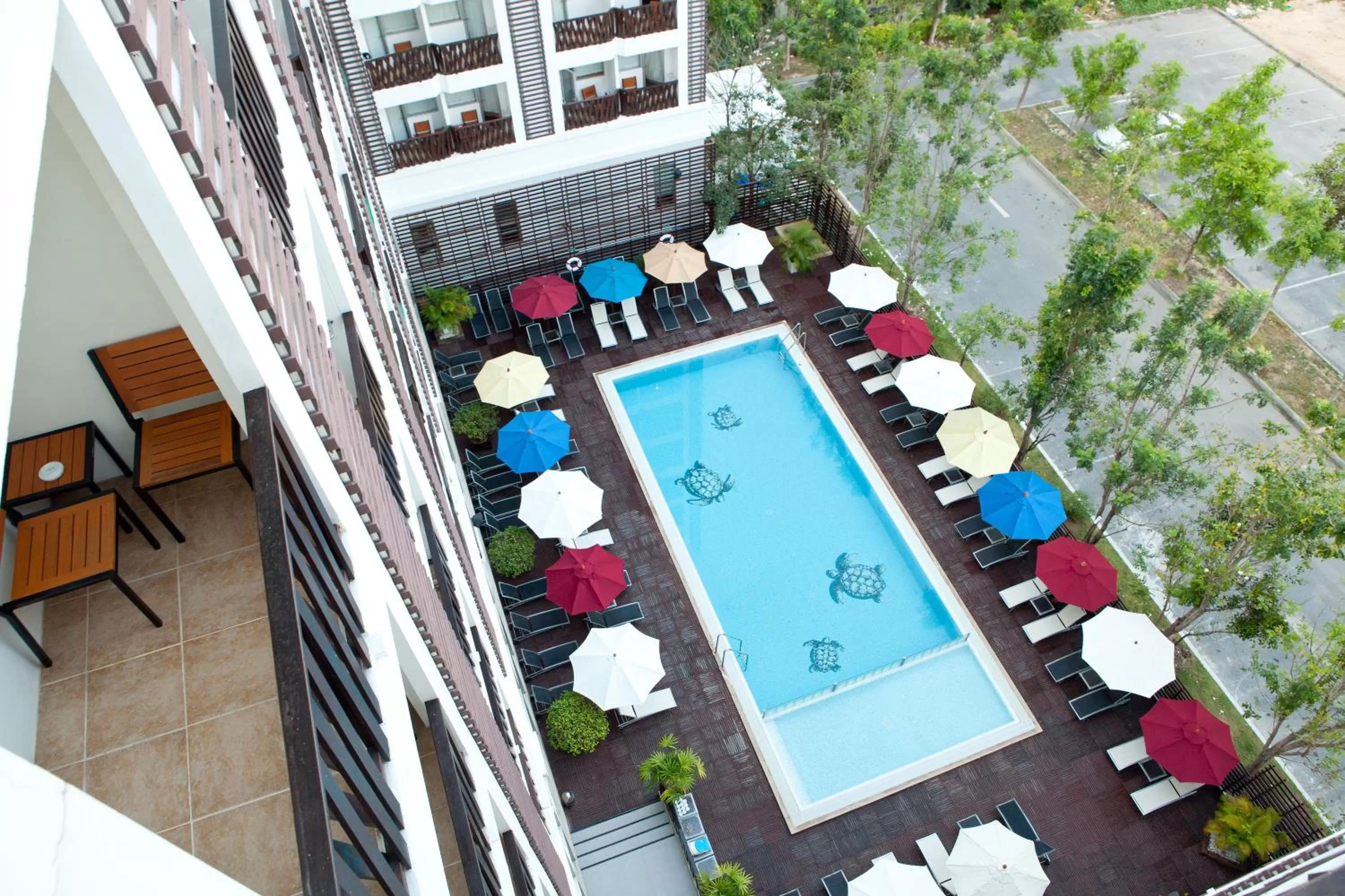 Swimming pool in Ibis Pattaya