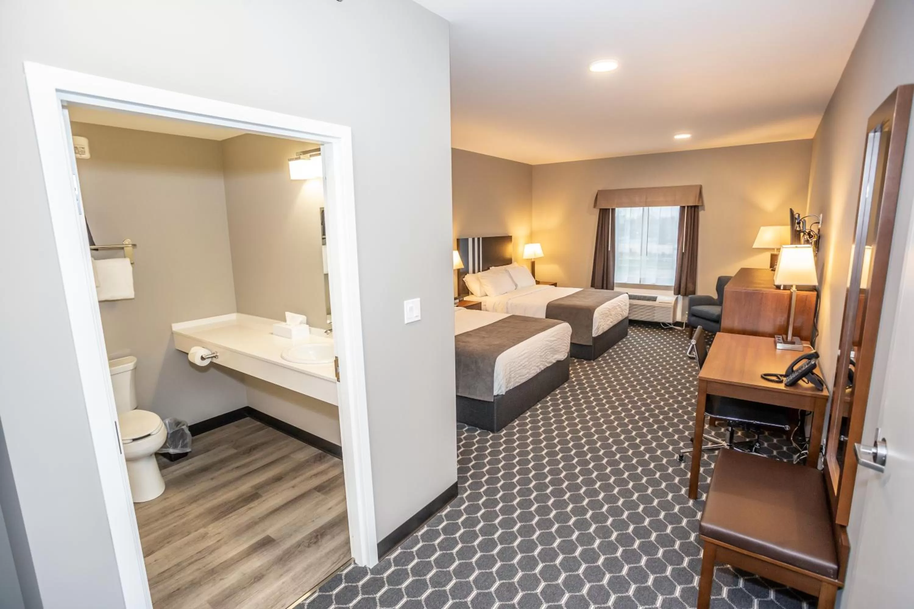 Carman Blue Crescent Hotel