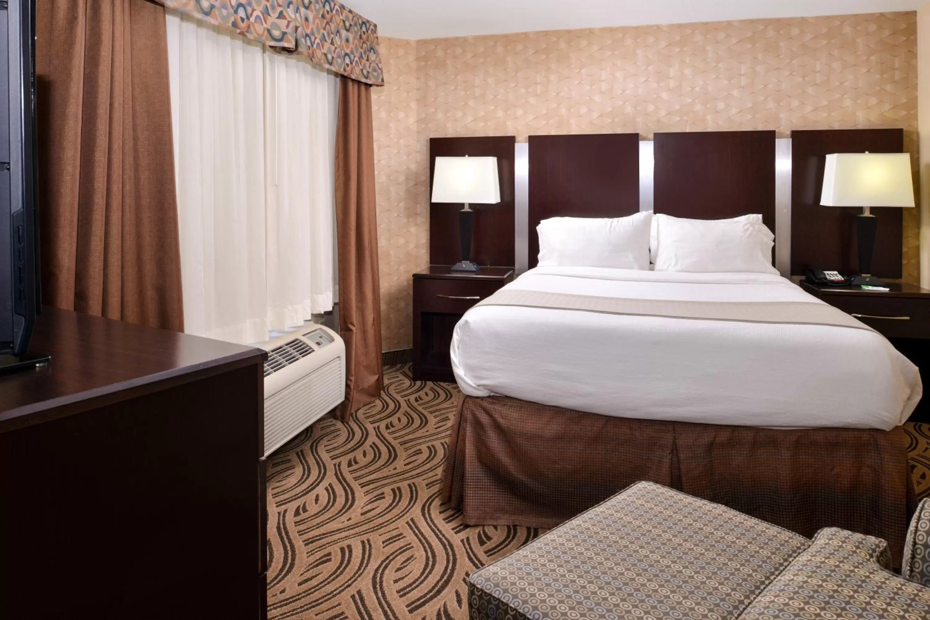 King Suite with Spa Bath in Doubletree By Hilton Fort Worth Fossil Creek