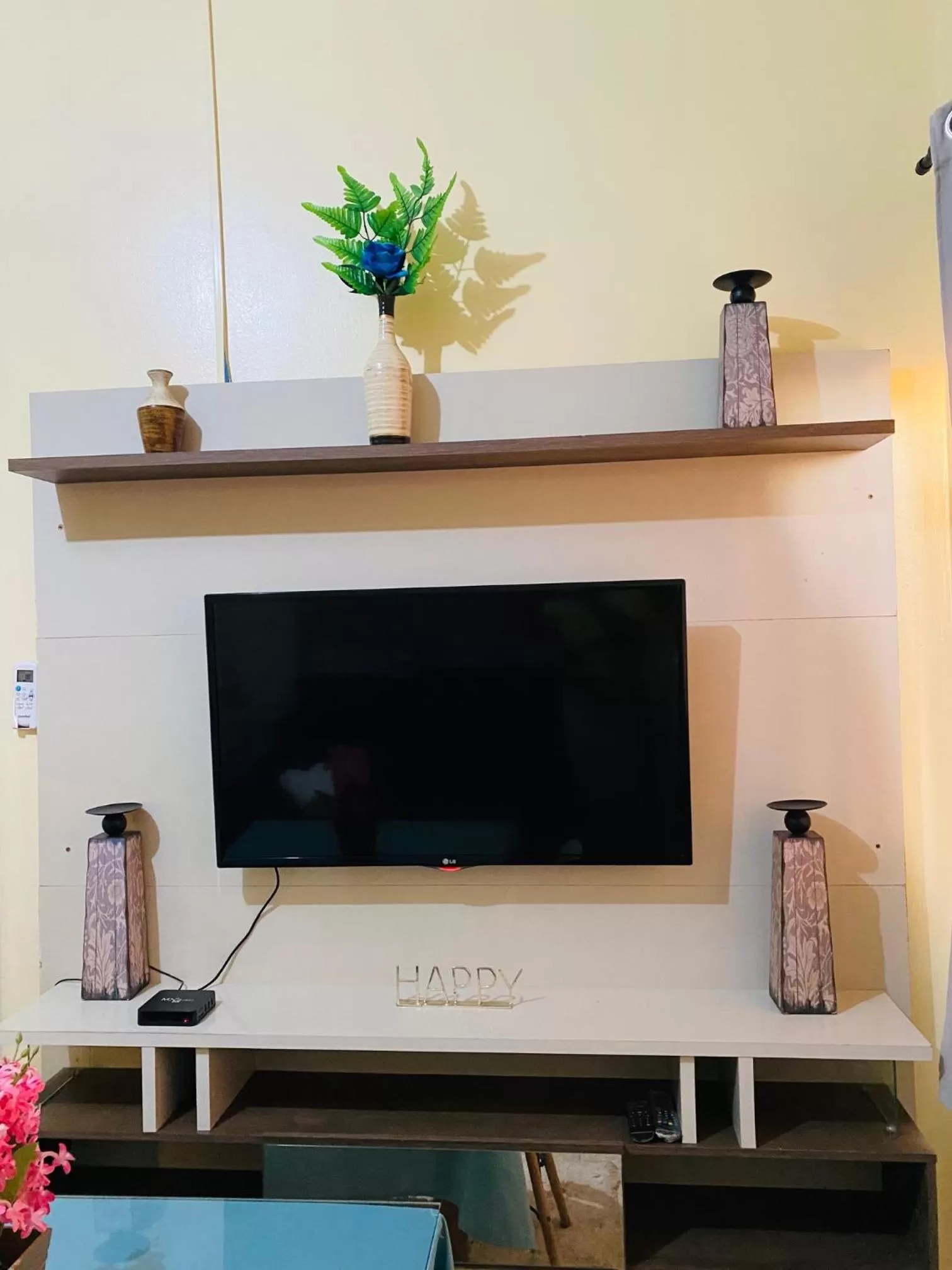 Communal lounge/ TV room, TV/Entertainment Center in Pousada Casa do Ivo Santarém