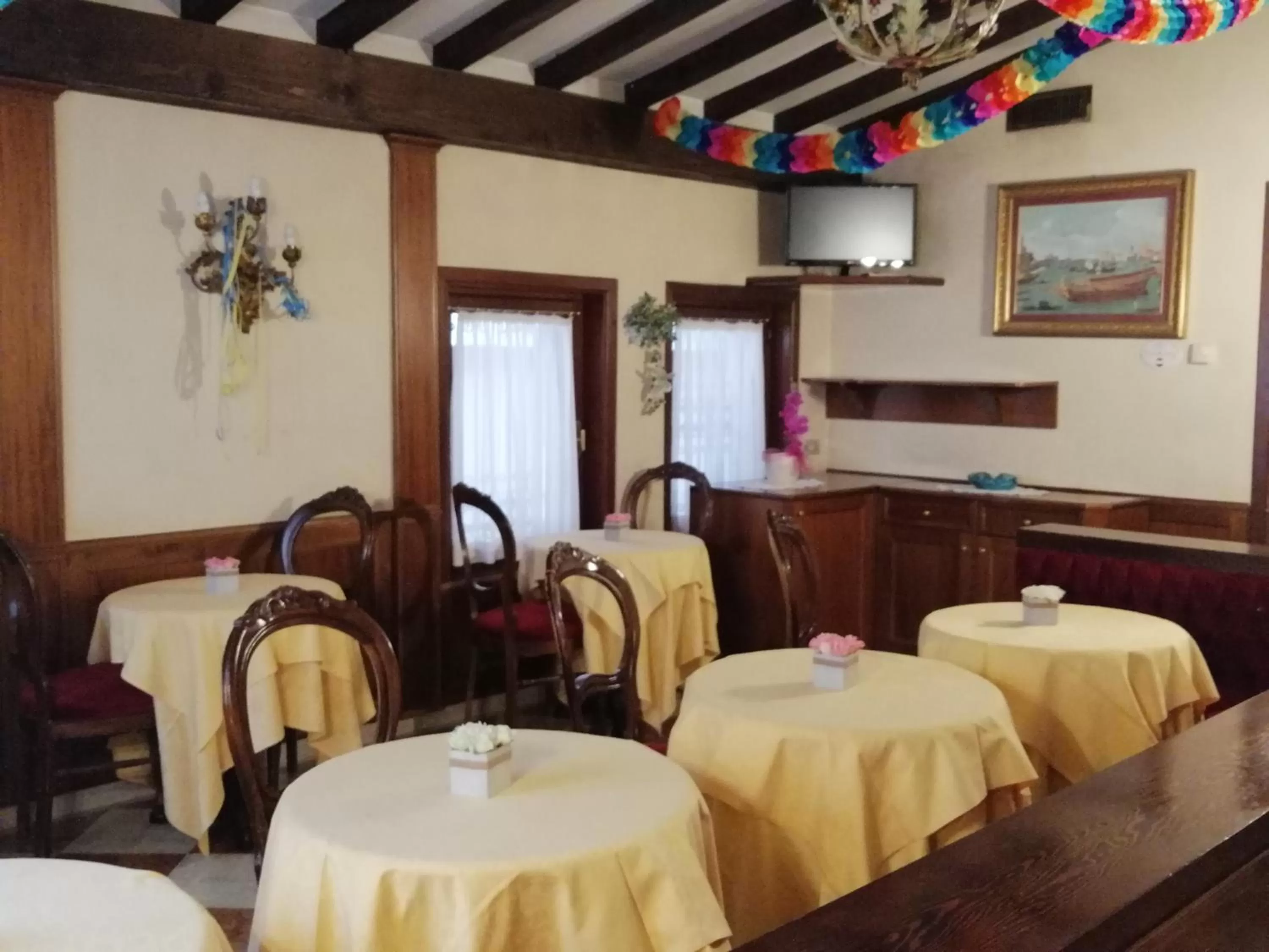 Communal lounge/ TV room in Hotel Falier