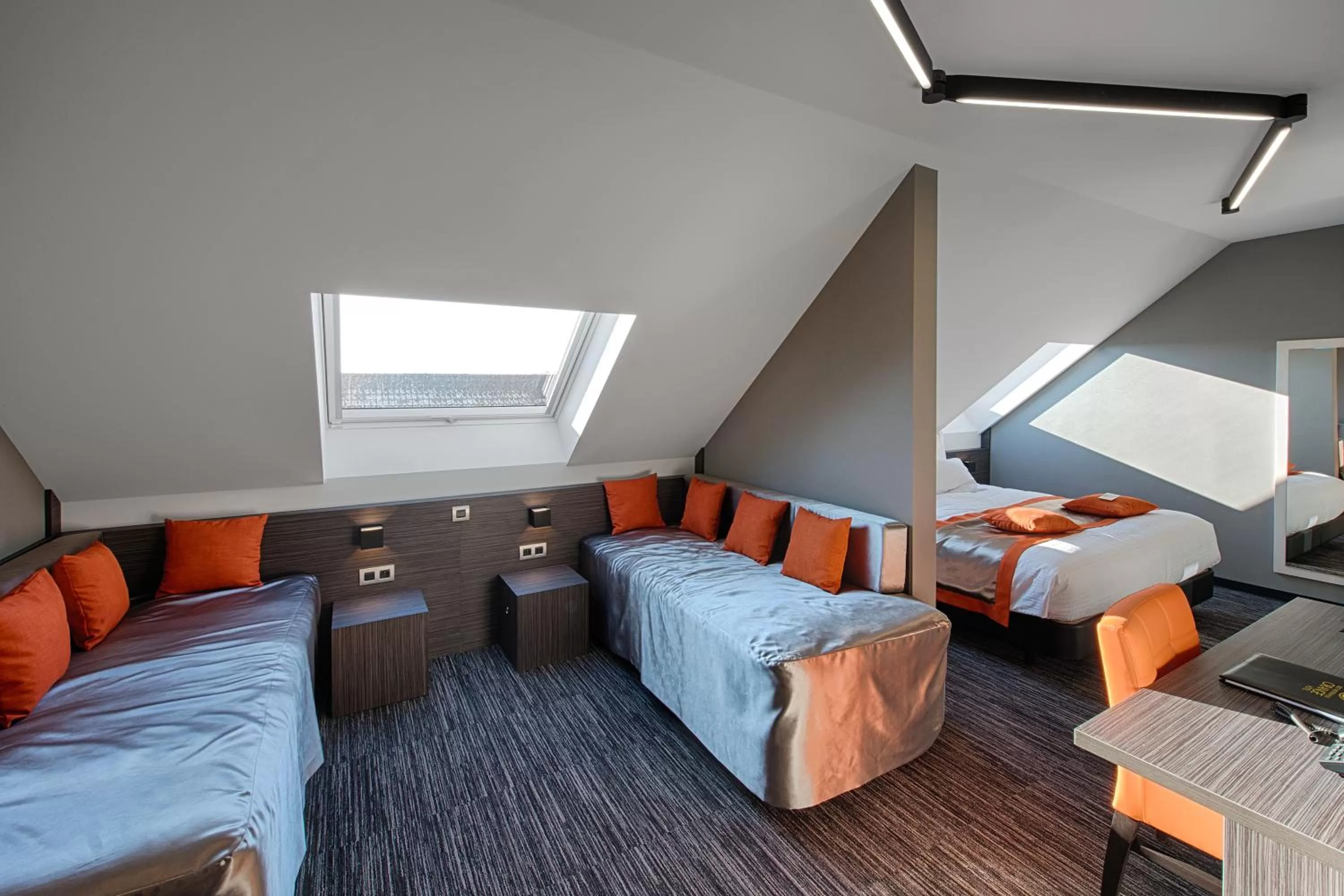 Shower in Orange Hotel La Louvière