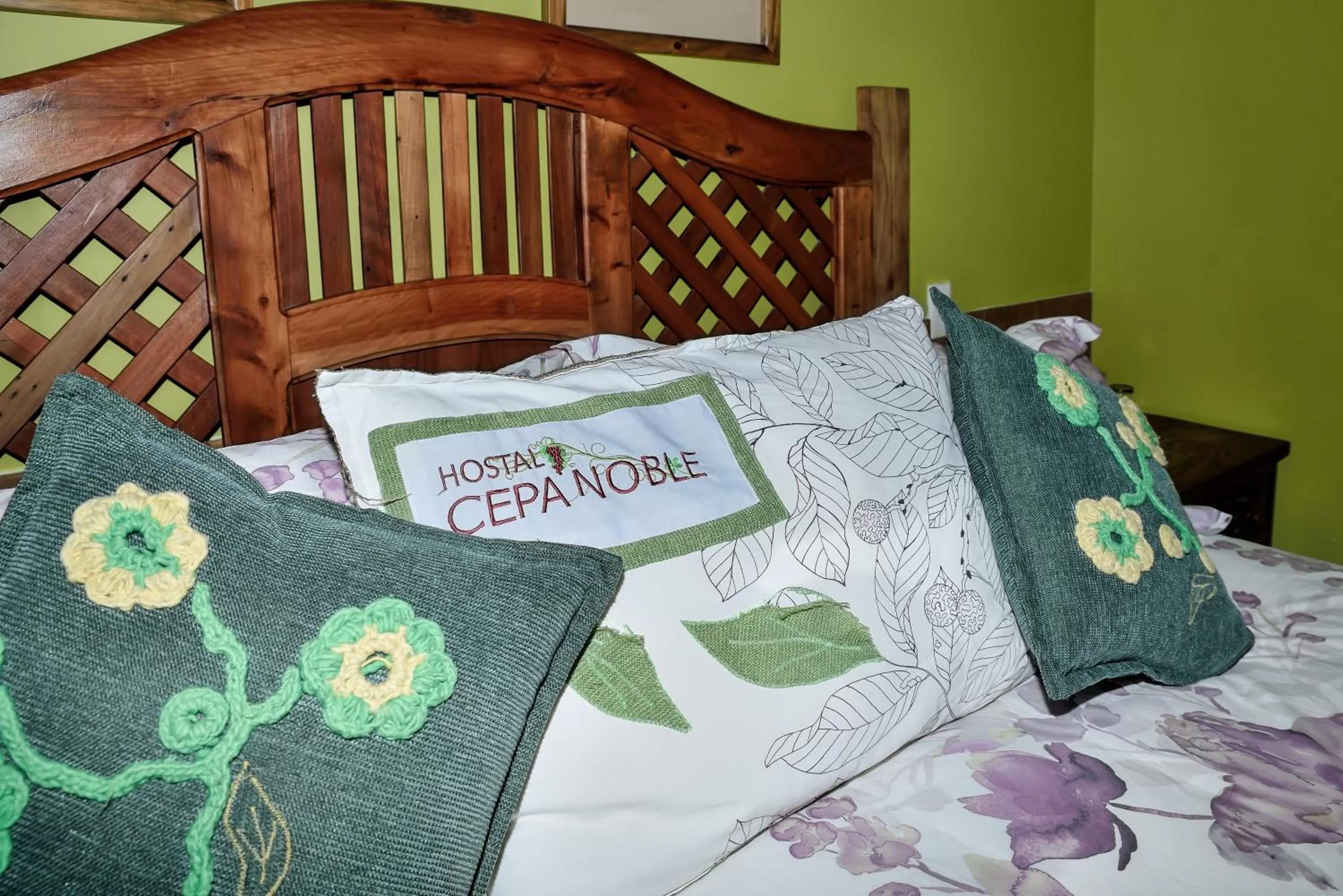 Spring, Bed in Hostal Cepa Noble