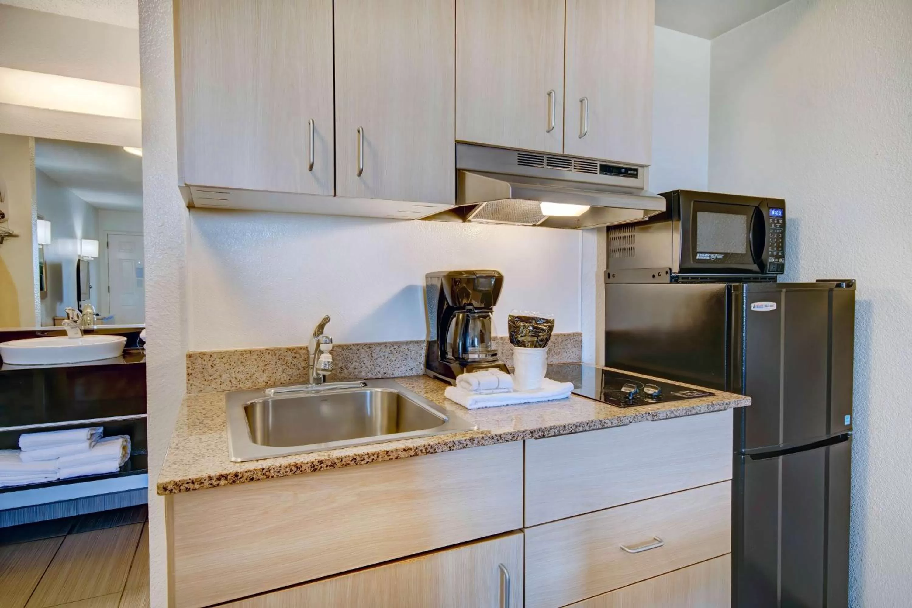 Photo of the whole room in Studio 6-Tucson, AZ - Irvington Road