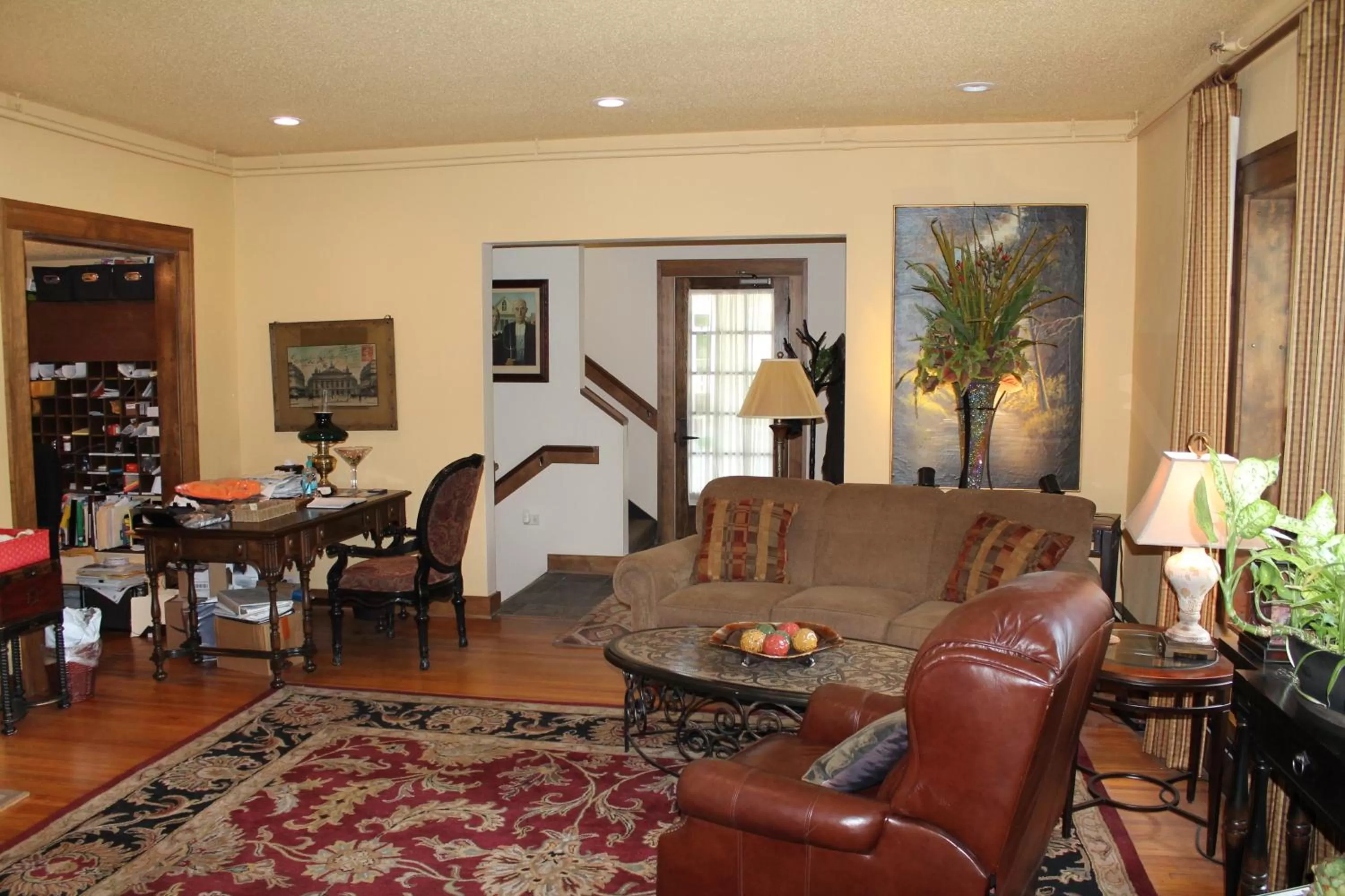 Seating area in Iowa House Historic Inn
