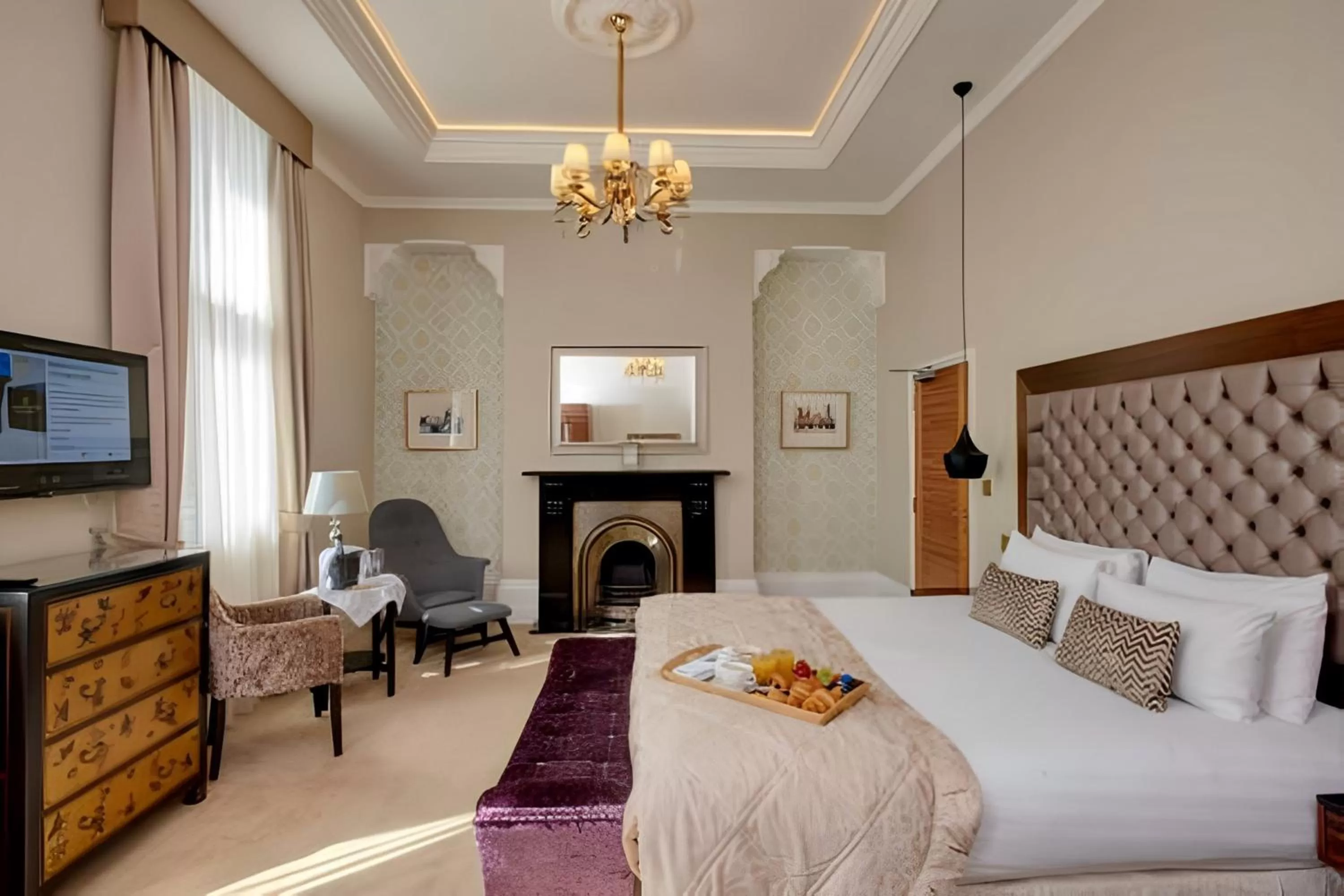 Photo of the whole room, Bed in The Lansbury Heritage Hotel By Sunday - Canary Wharf London